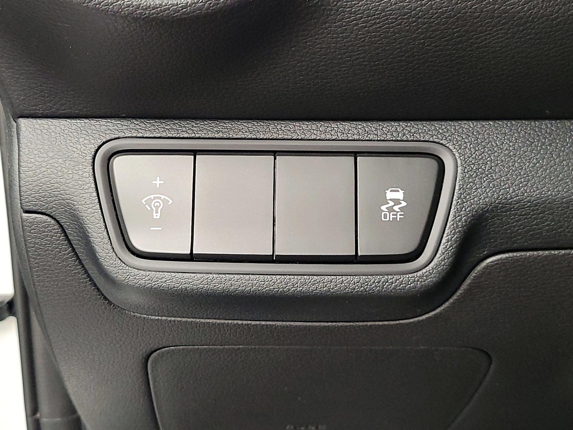 Thumbnail: 2024 Kia Forte - 13