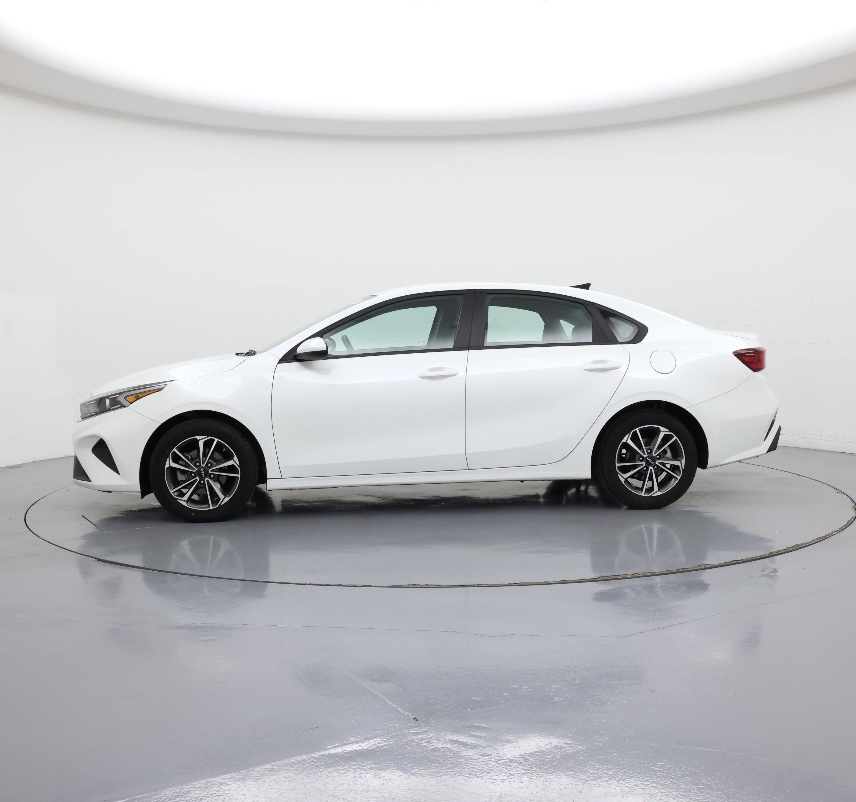 Thumbnail: 2024 Kia Forte - 3