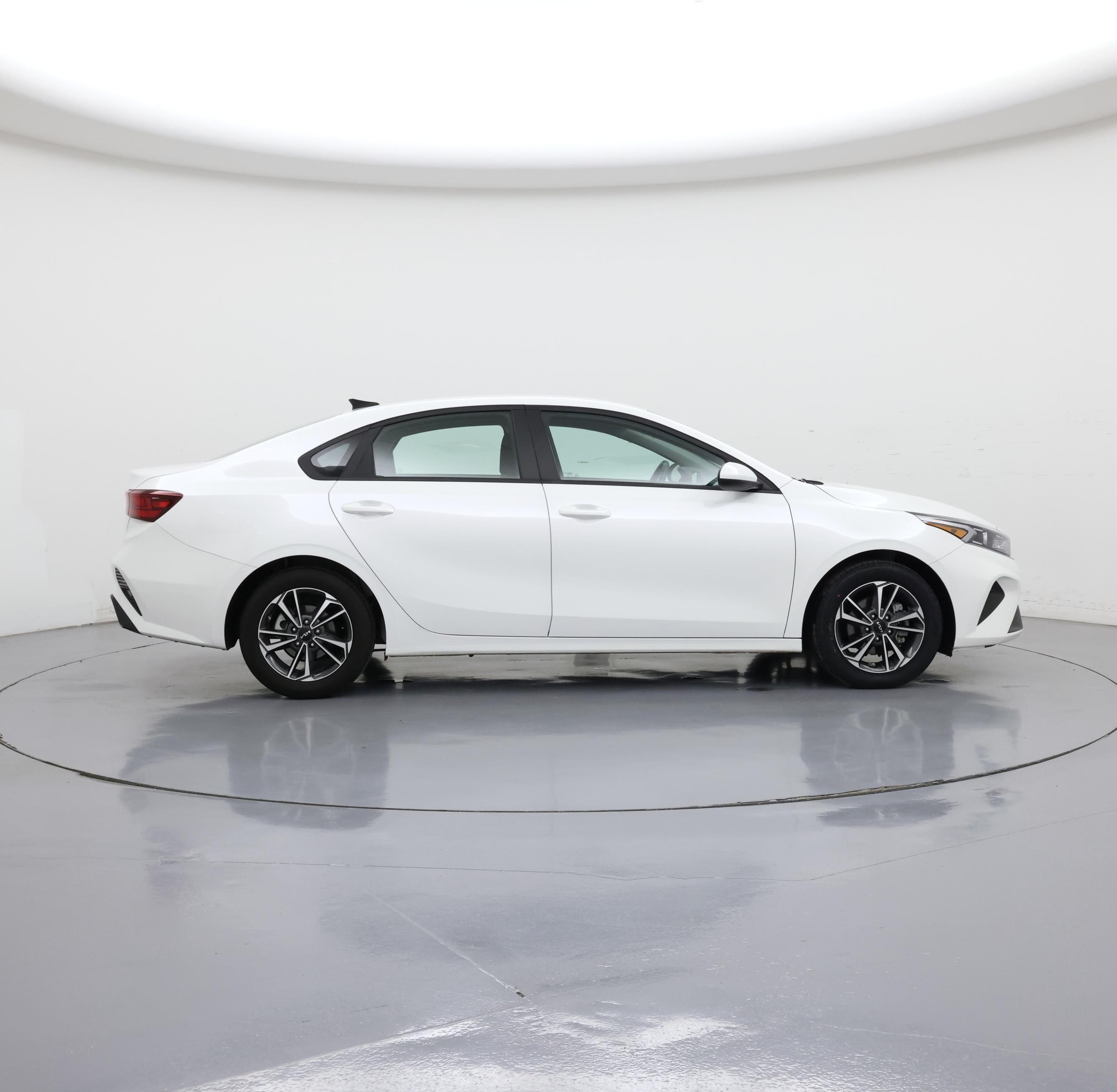 Thumbnail: 2024 Kia Forte - 7