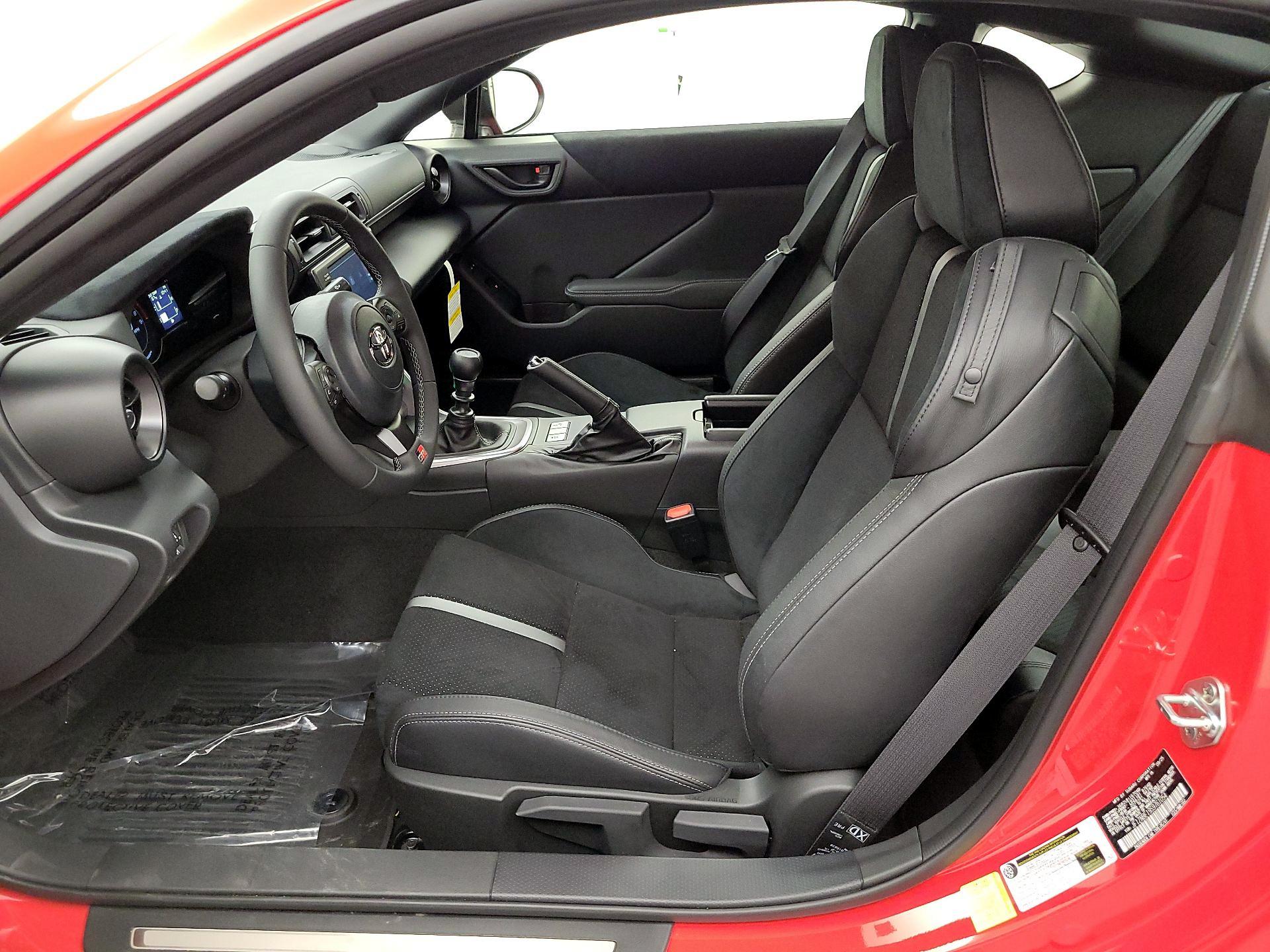 Thumbnail: 2025 Toyota GR86 - 11