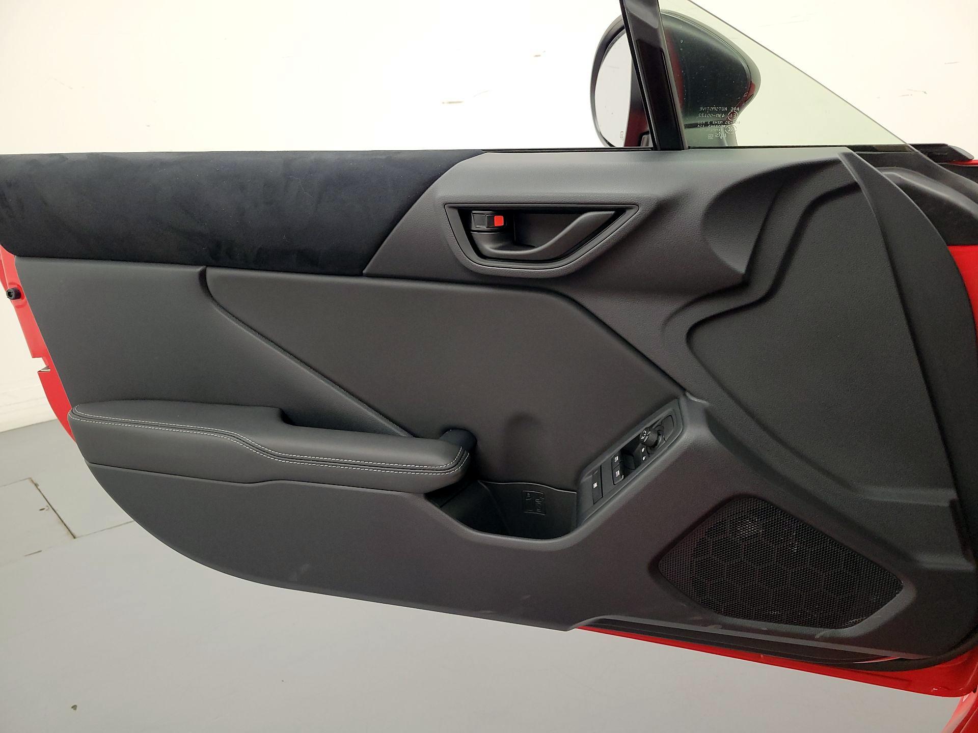 Thumbnail: 2025 Toyota GR86 - 12