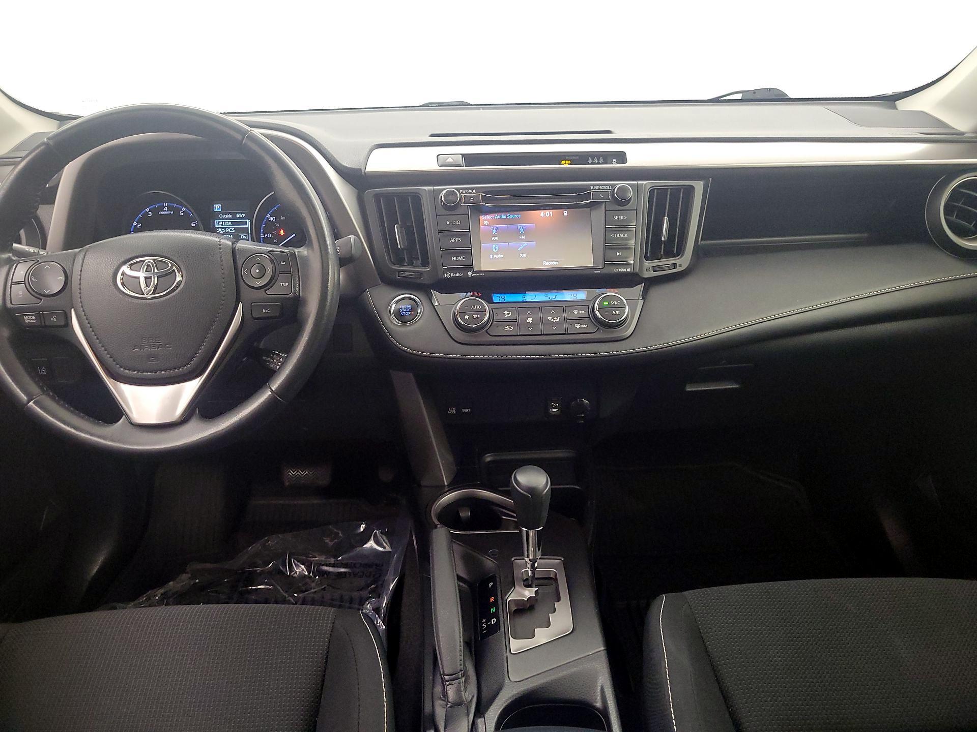 Thumbnail: 2017 Toyota RAV4 - 9