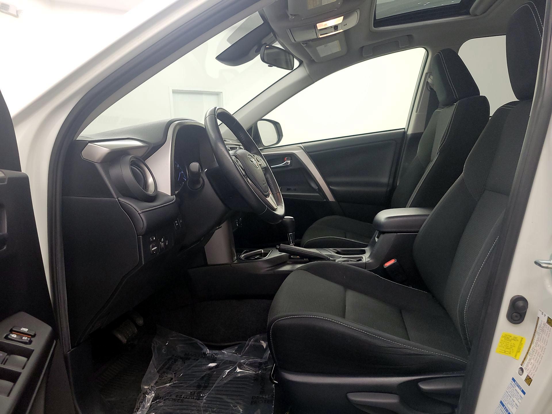 Thumbnail: 2017 Toyota RAV4 - 11