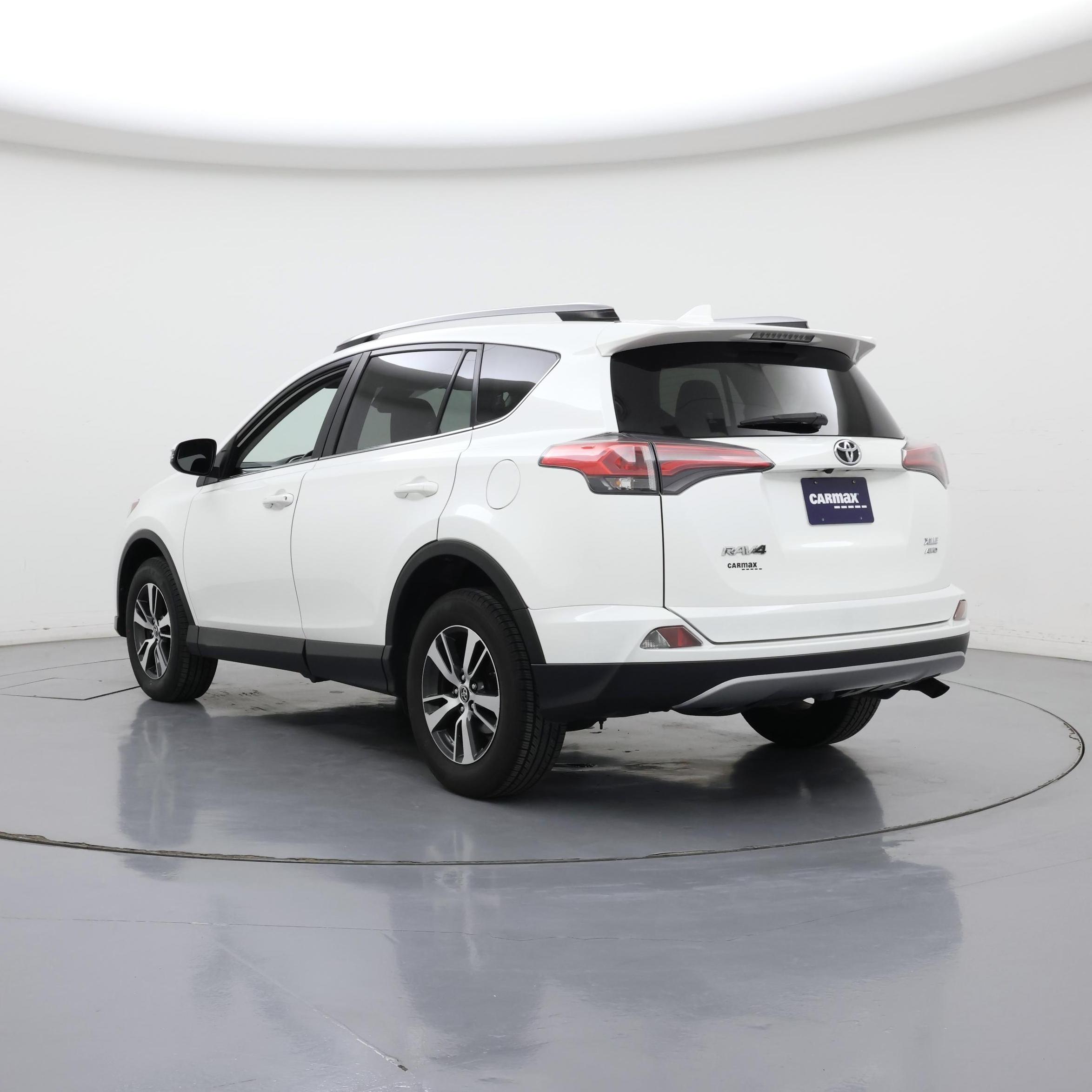 Thumbnail: 2017 Toyota RAV4 - 2