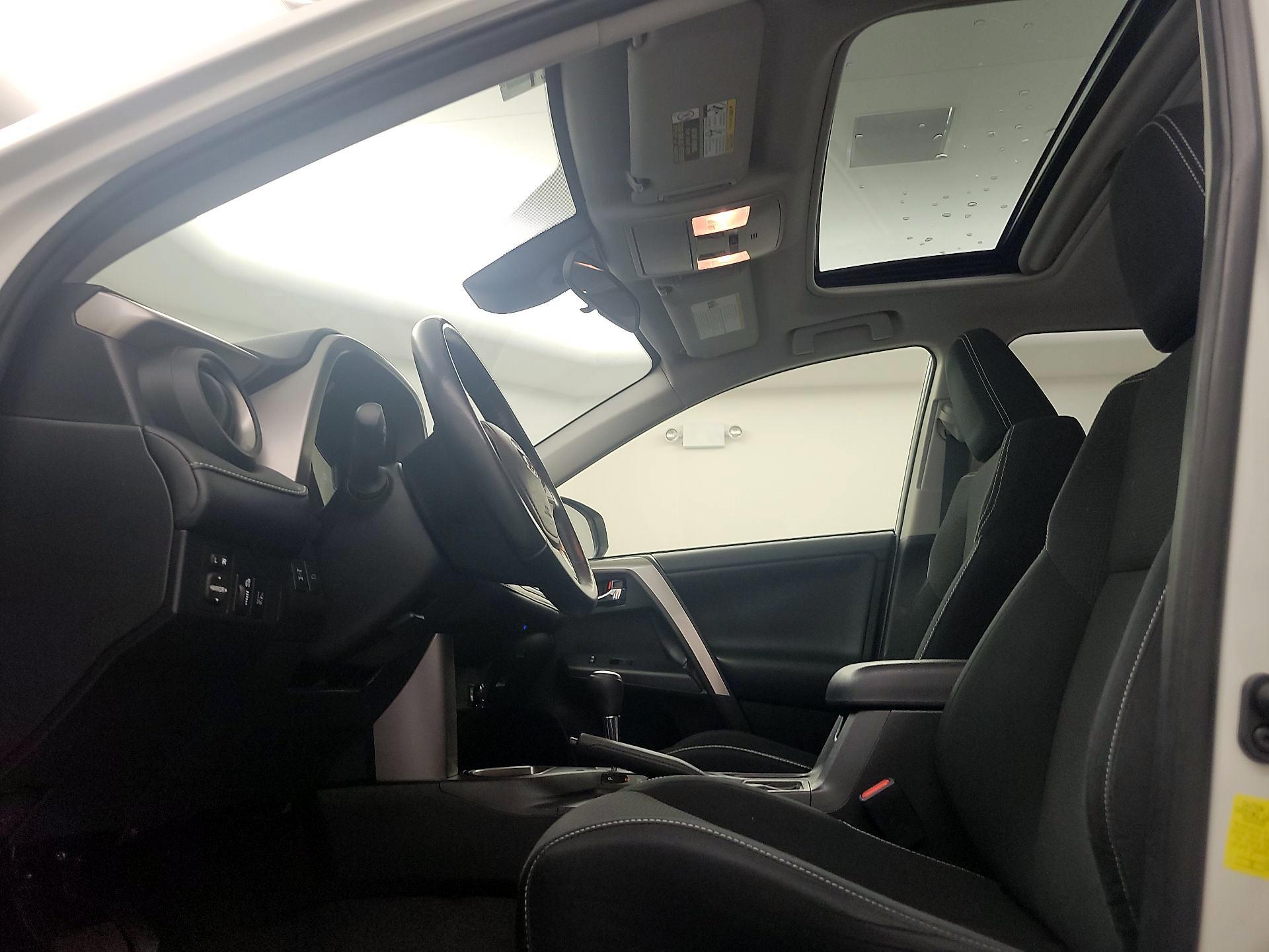 Thumbnail: 2017 Toyota RAV4 - 19