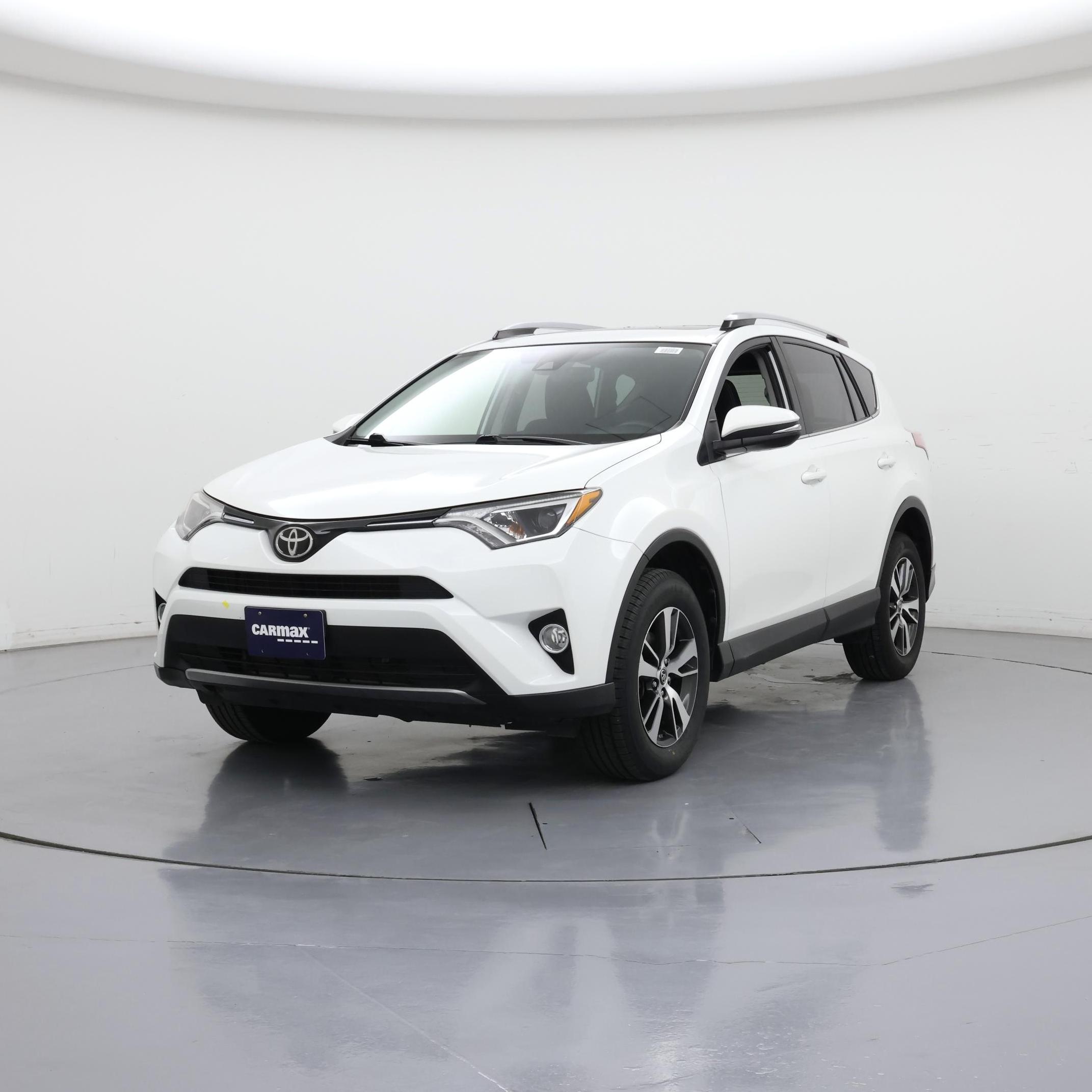 Thumbnail: 2017 Toyota RAV4 - 4