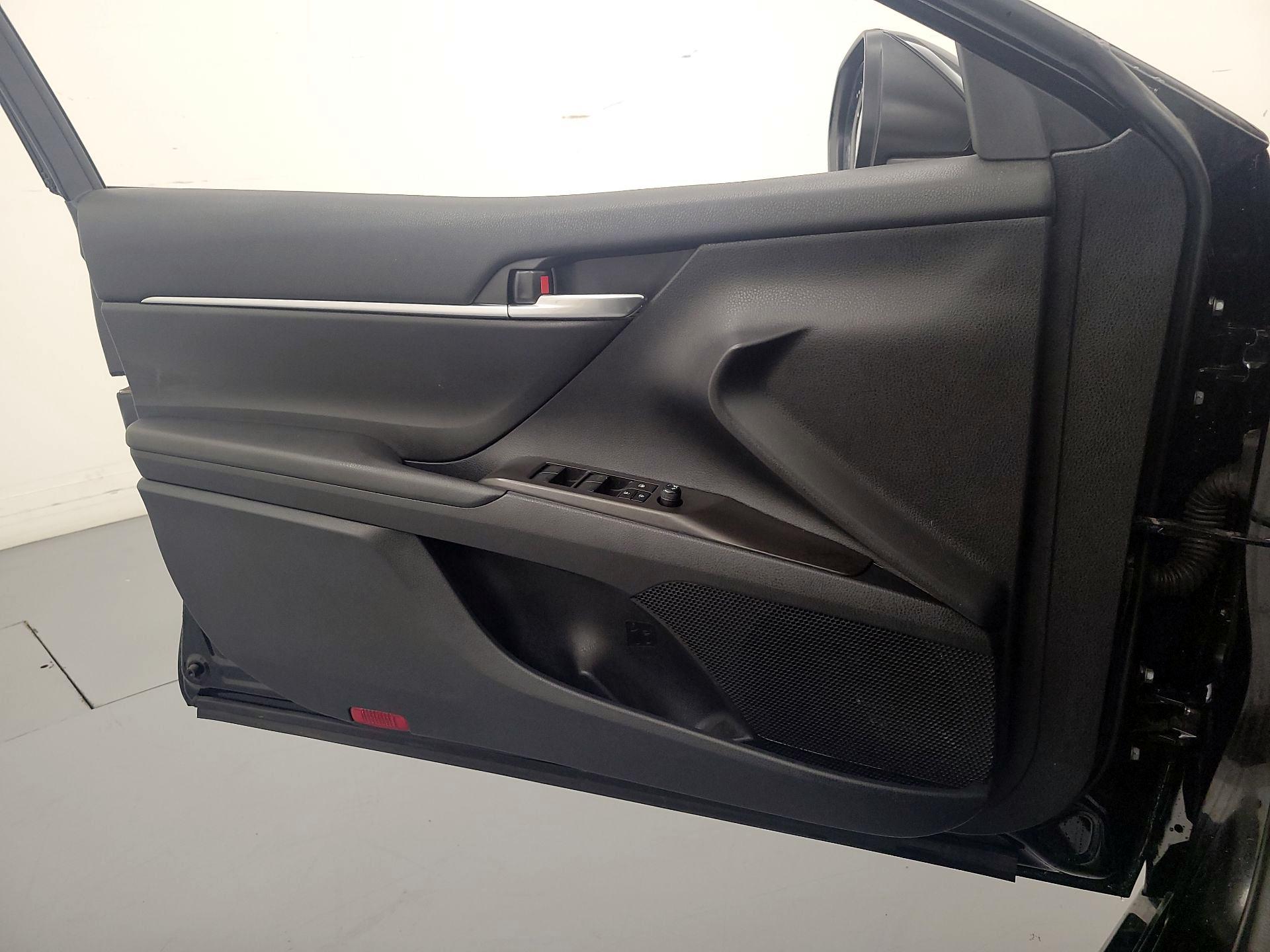 Thumbnail: 2023 Toyota Camry - 12