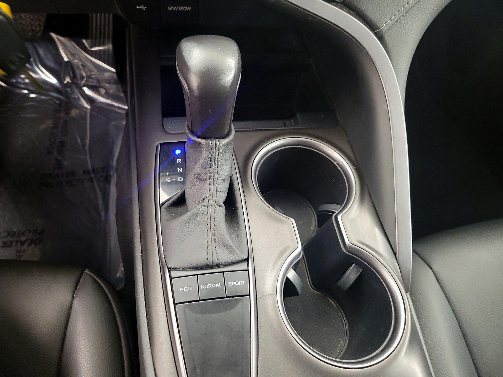 Thumbnail: 2023 Toyota Camry - 17