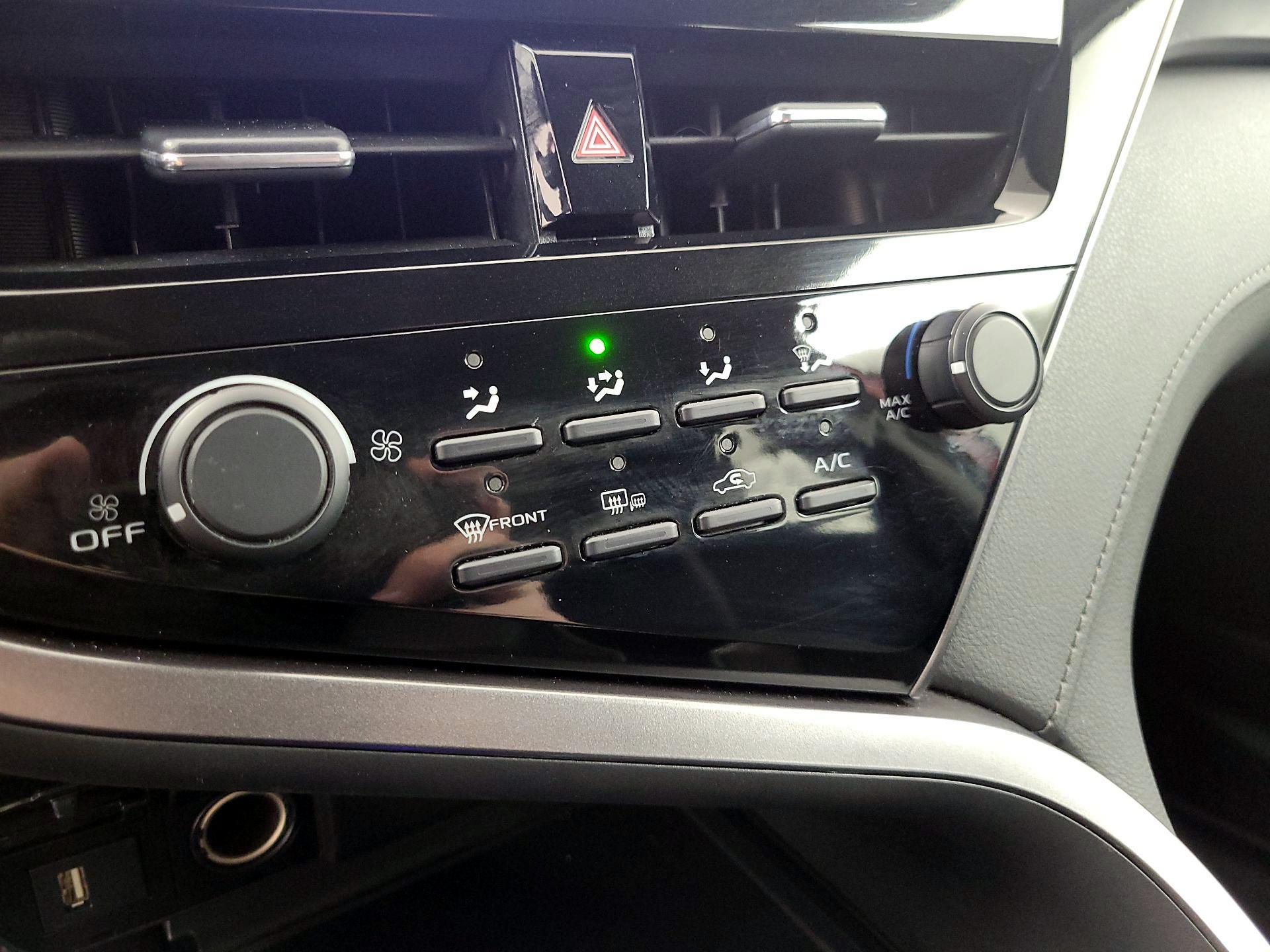 Thumbnail: 2021 Toyota Camry - 16