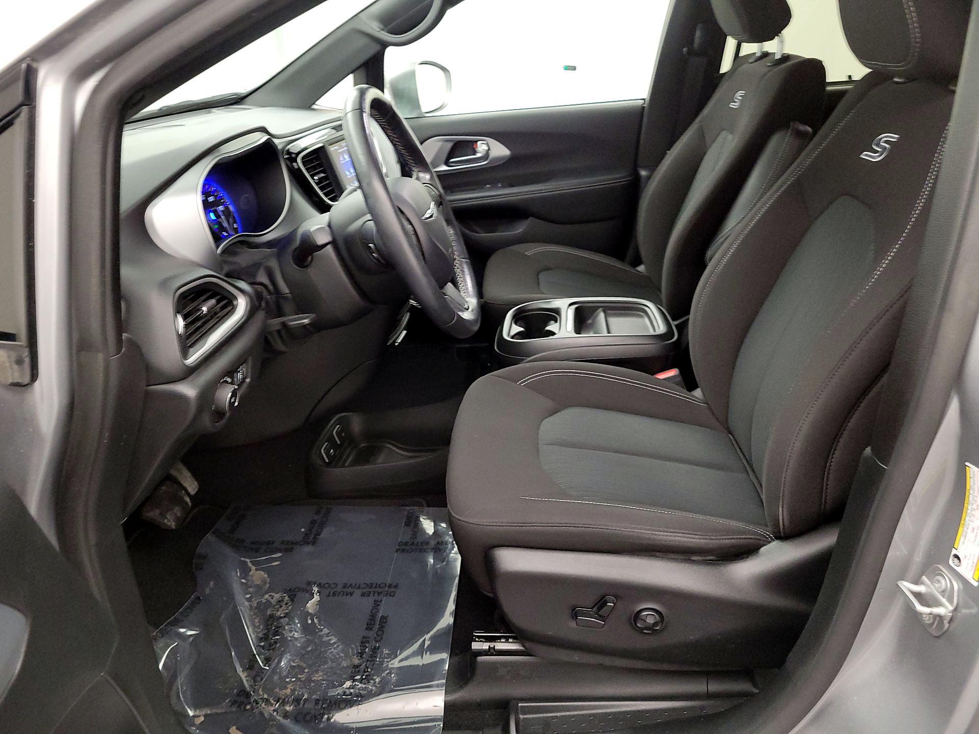 Thumbnail: 2020 Chrysler Pacifica - 11