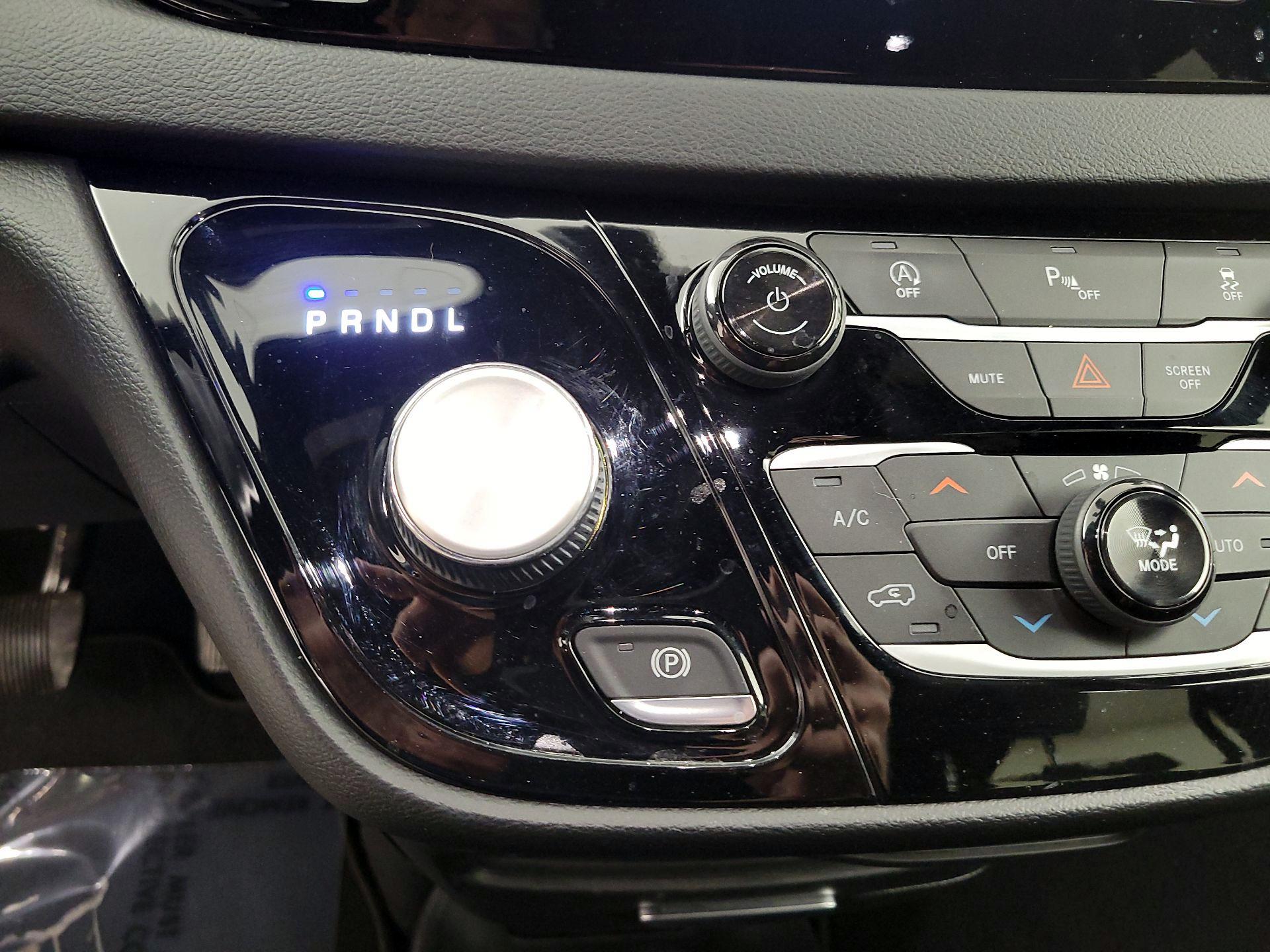 Thumbnail: 2020 Chrysler Pacifica - 17