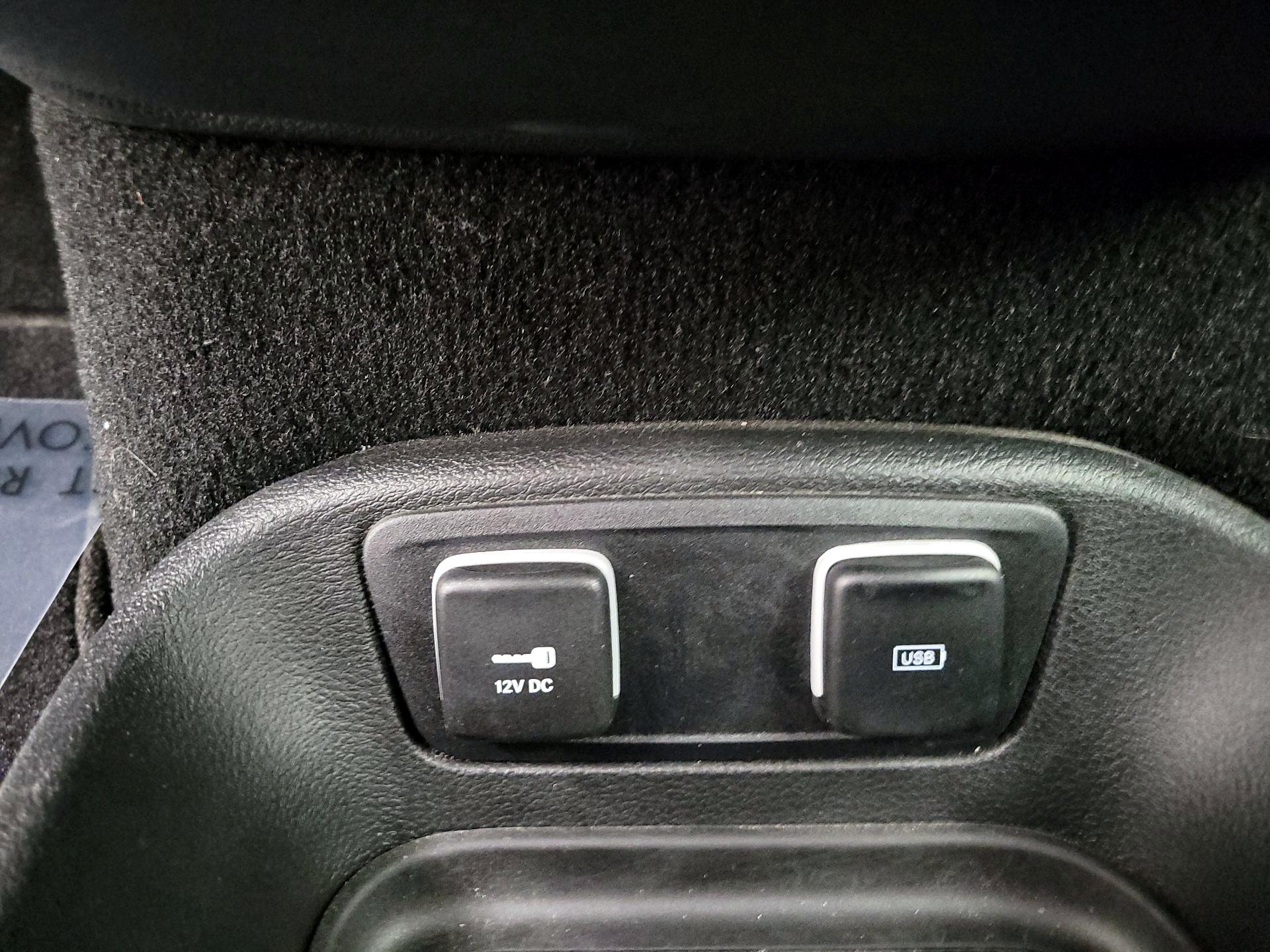 Thumbnail: 2020 Chrysler Pacifica - 18