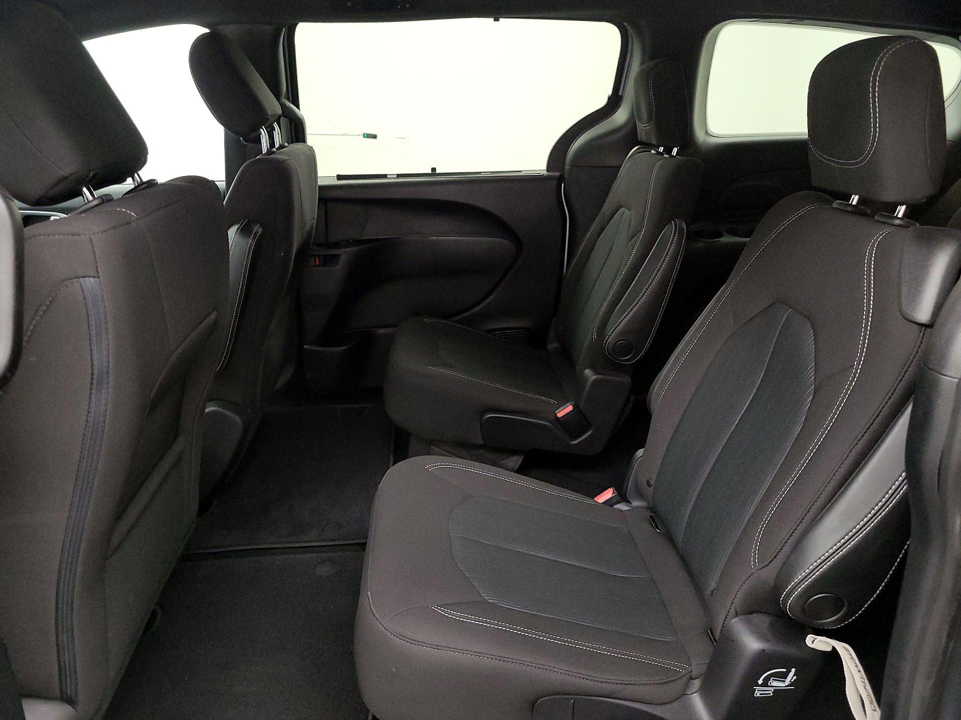 Thumbnail: 2020 Chrysler Pacifica - 19