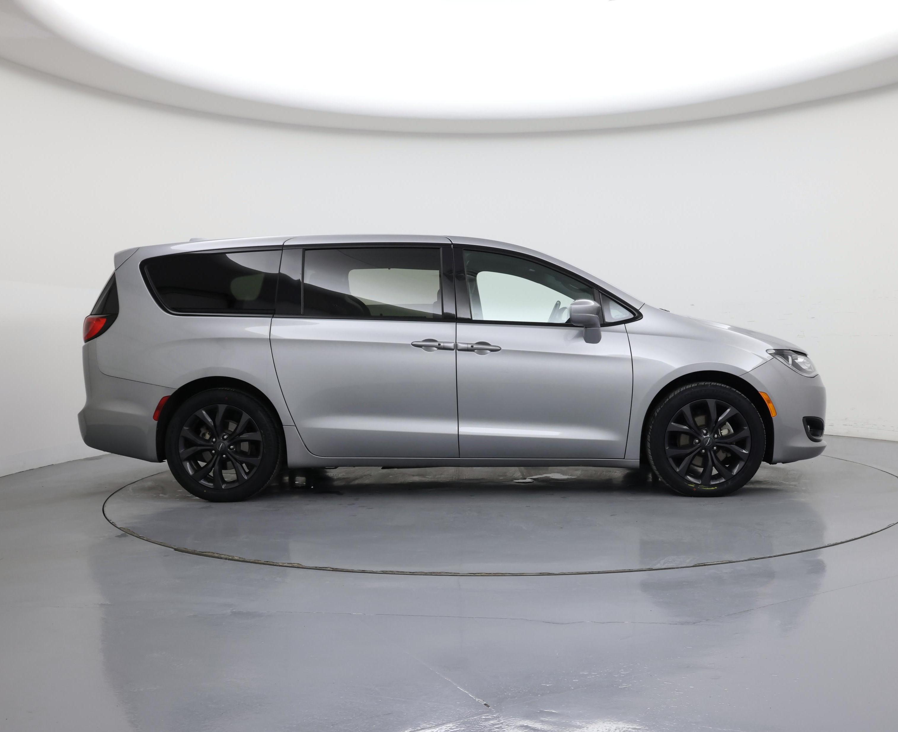Thumbnail: 2020 Chrysler Pacifica - 7