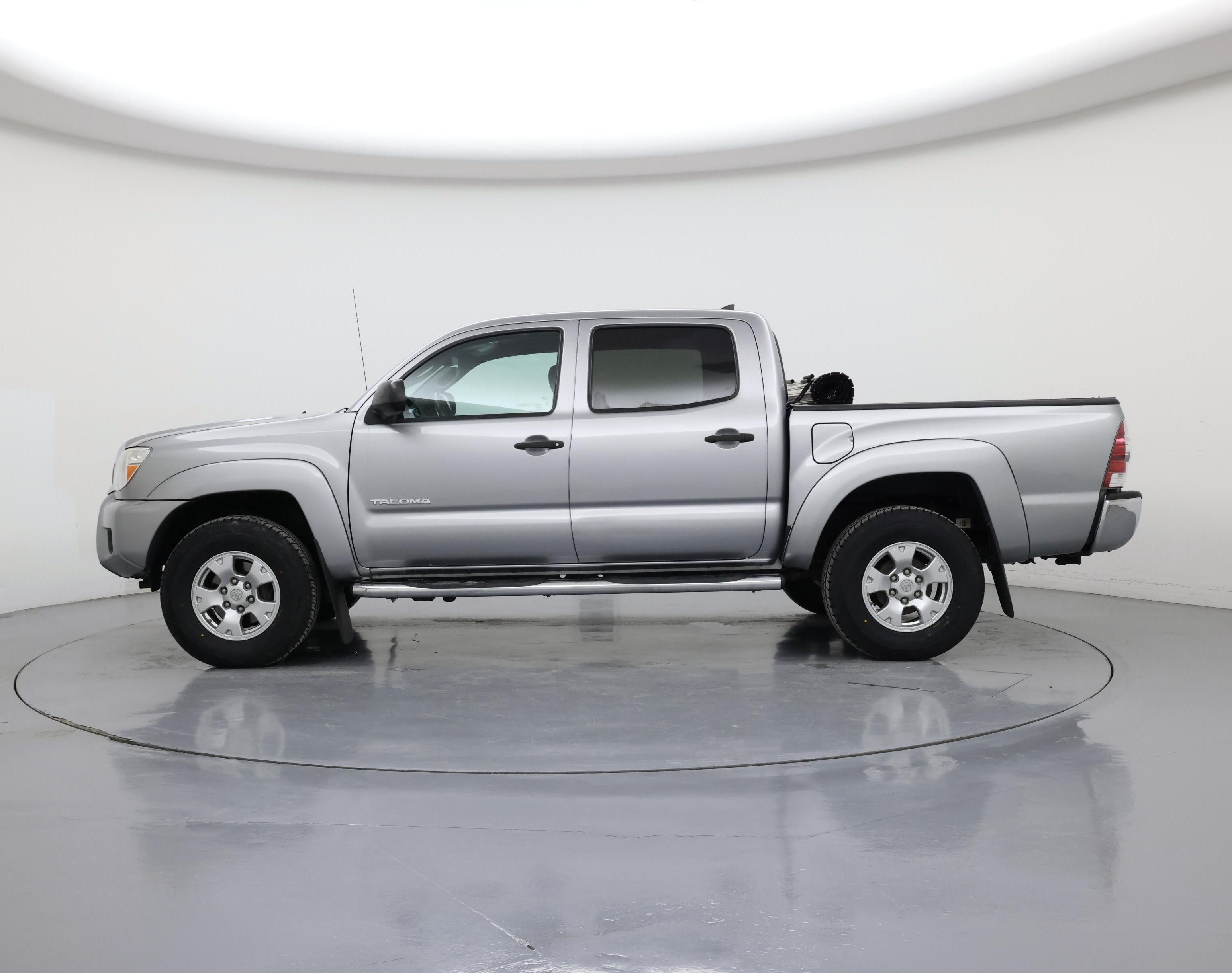 Thumbnail: 2014 Toyota Tacoma - 3