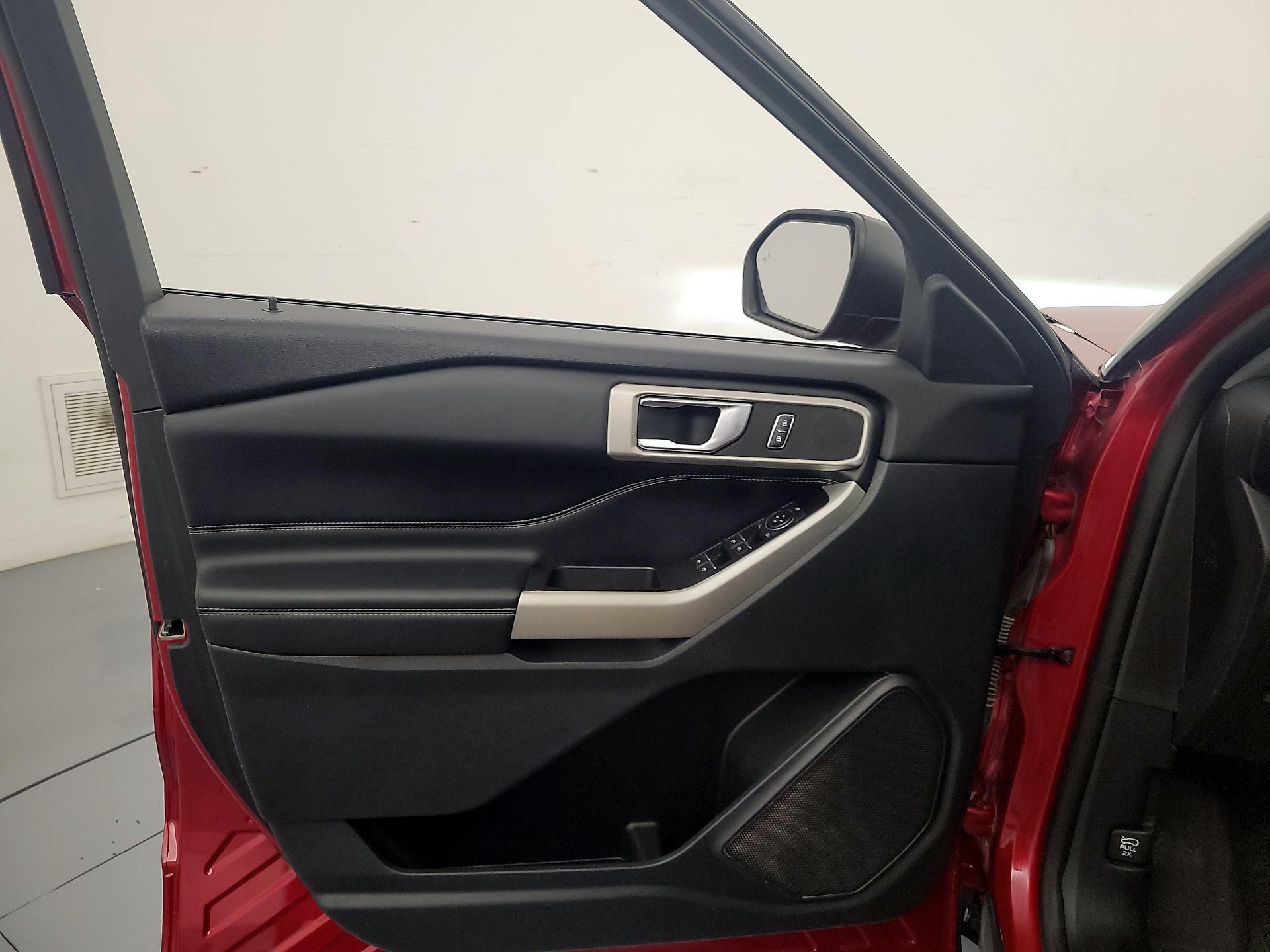 Thumbnail: 2020 Ford Explorer - 12