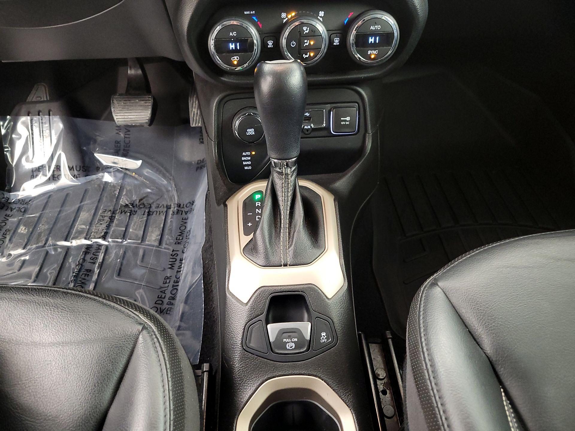 Thumbnail: 2017 Jeep Renegade - 17