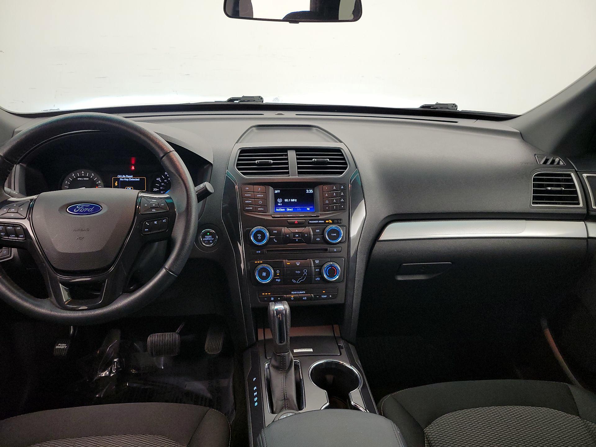 Thumbnail: 2017 Ford Explorer - 9