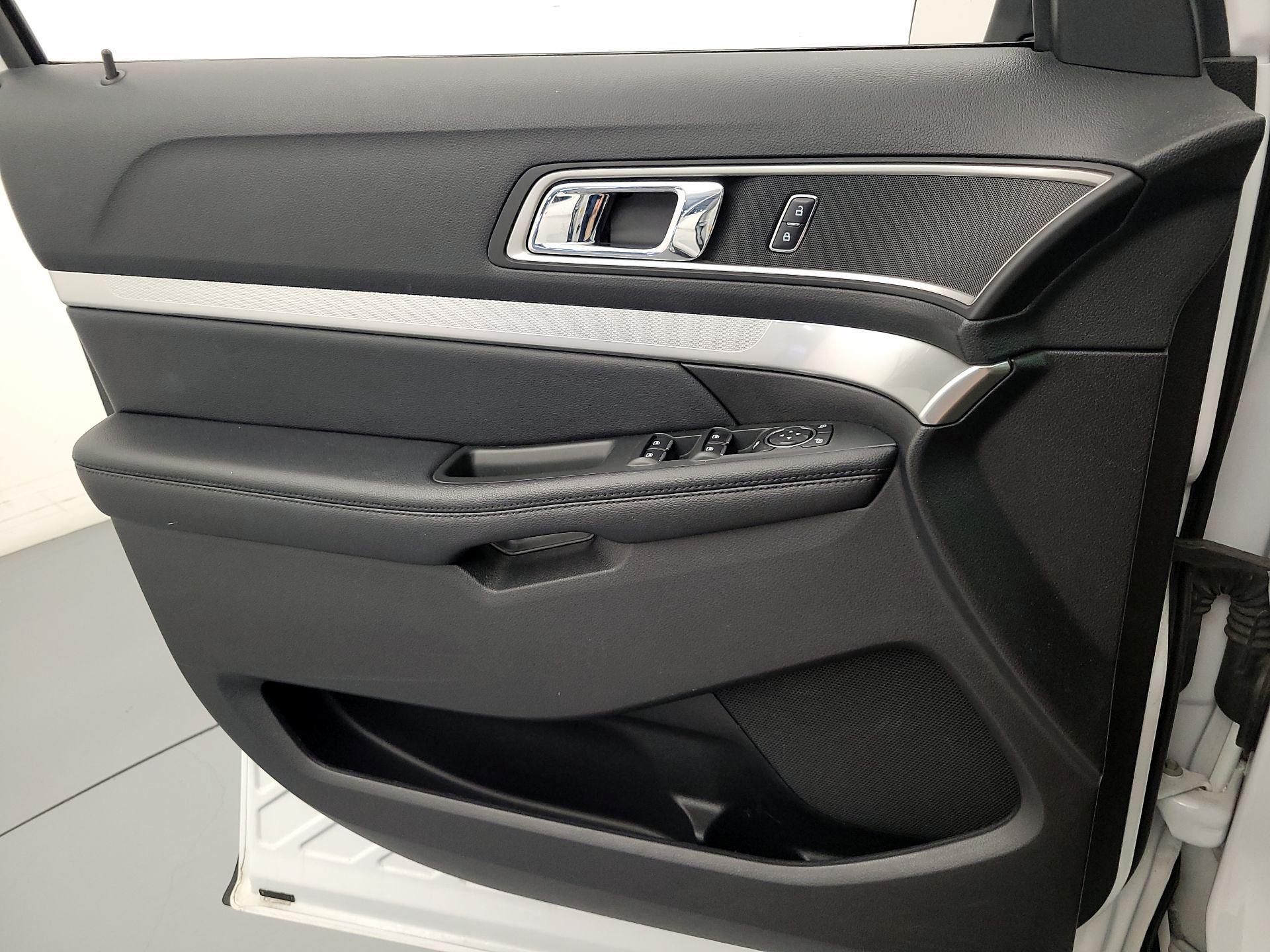 Thumbnail: 2017 Ford Explorer - 12