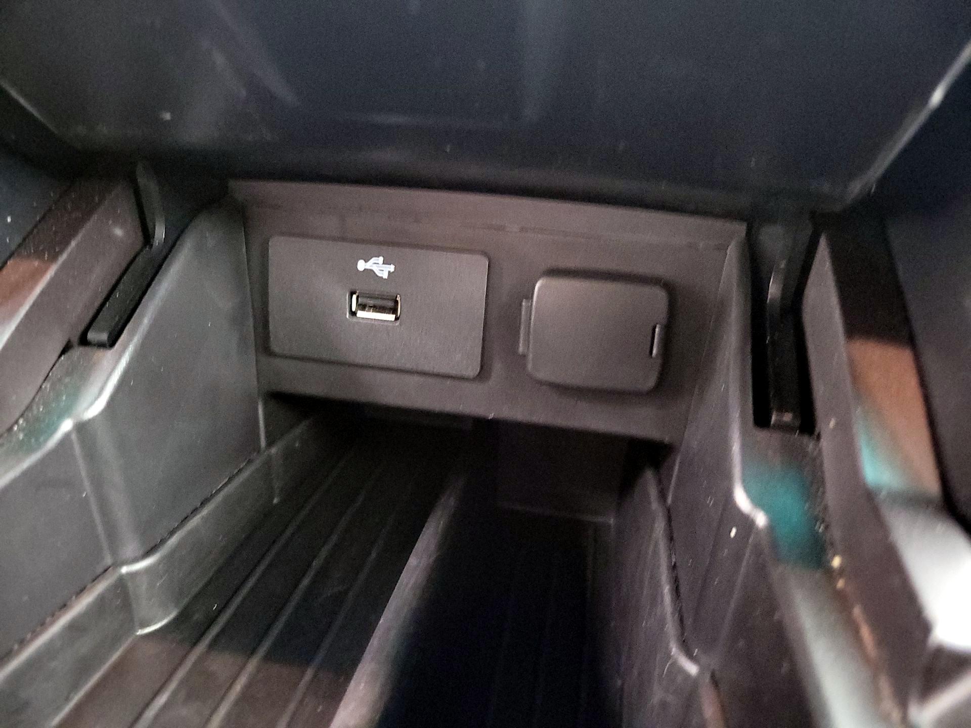 Thumbnail: 2017 Ford Explorer - 18