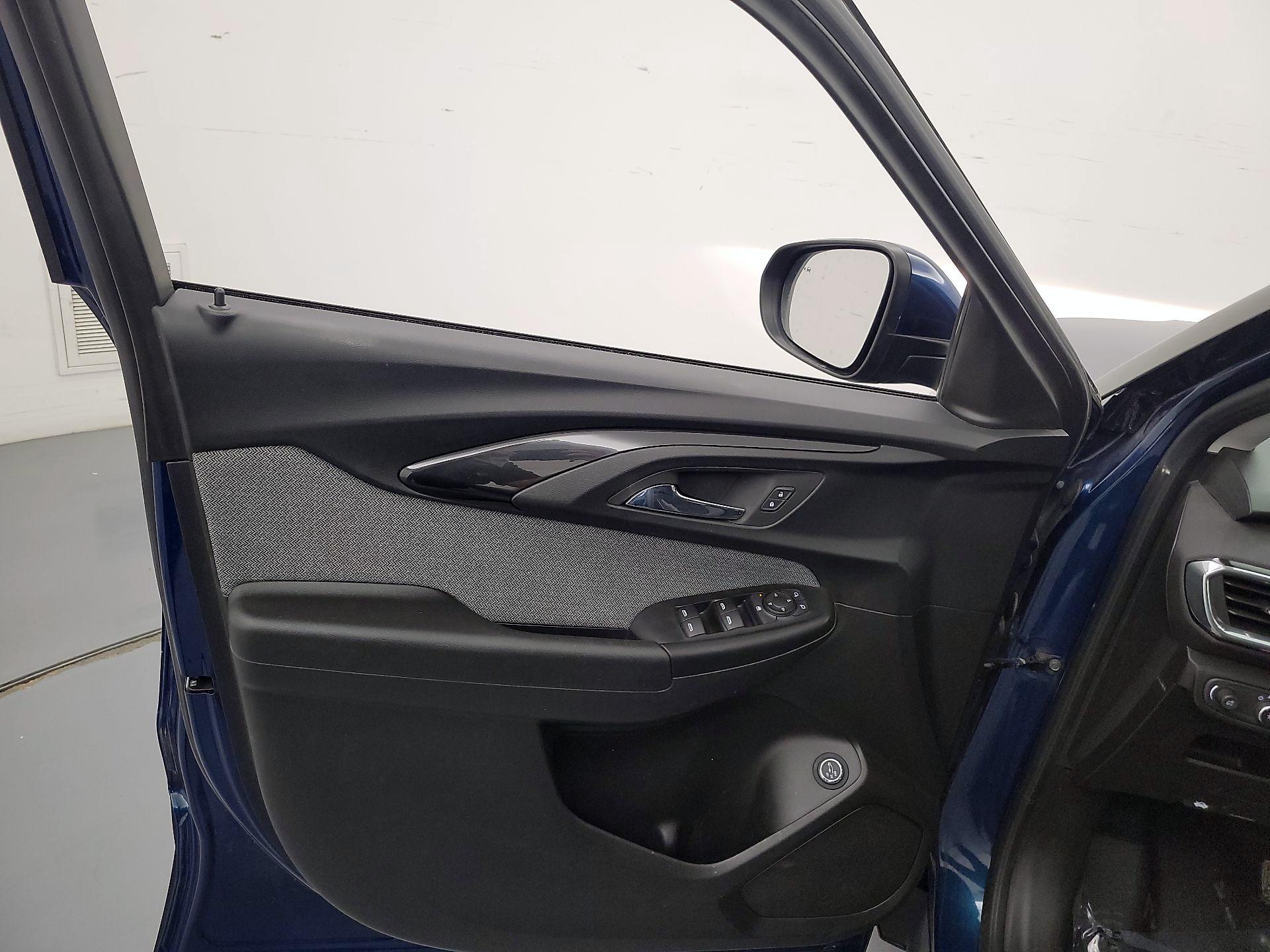 Thumbnail: 2021 Chevrolet TrailBlazer - 12