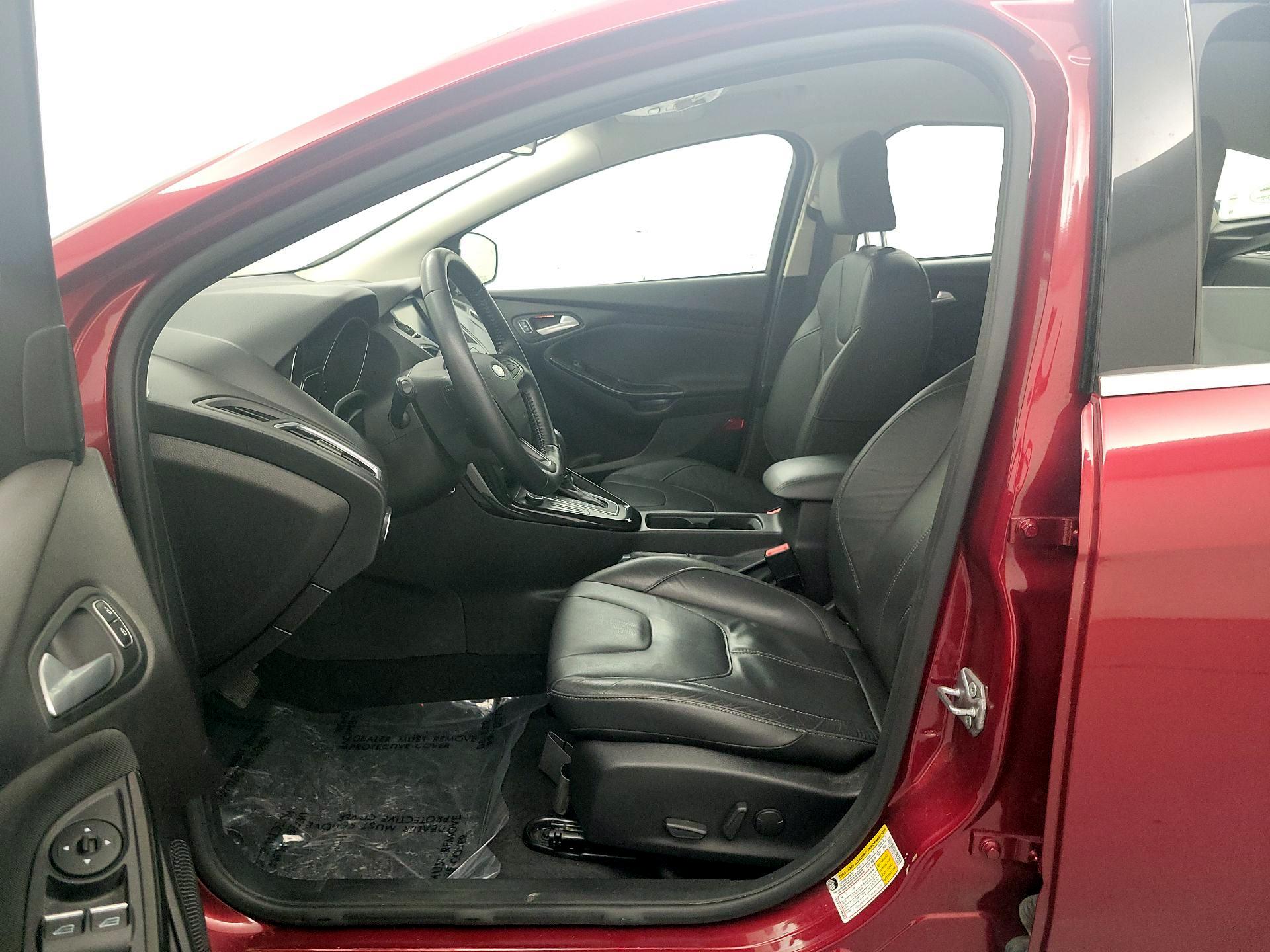 Thumbnail: 2015 Ford Focus - 11