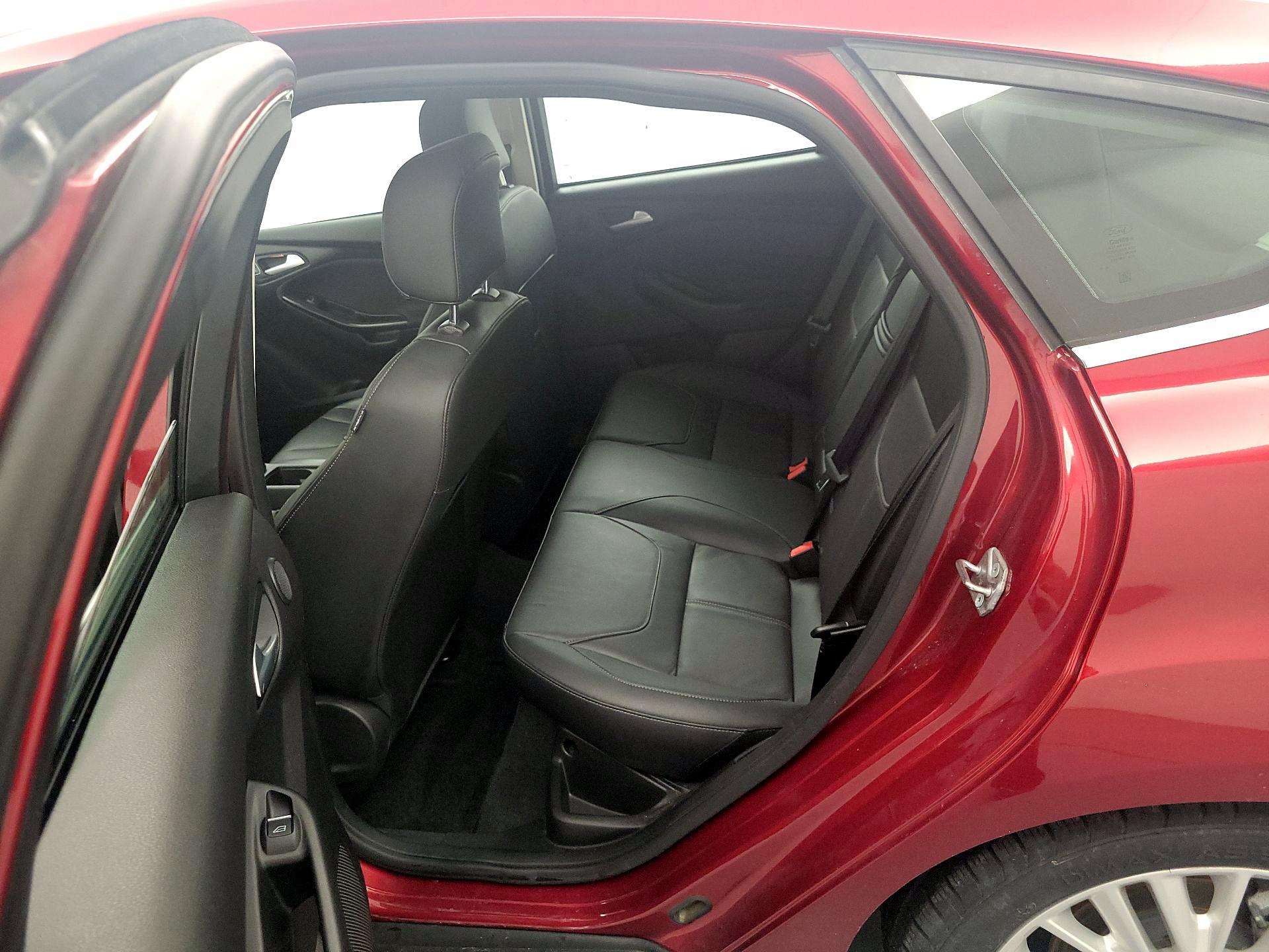 Thumbnail: 2015 Ford Focus - 20