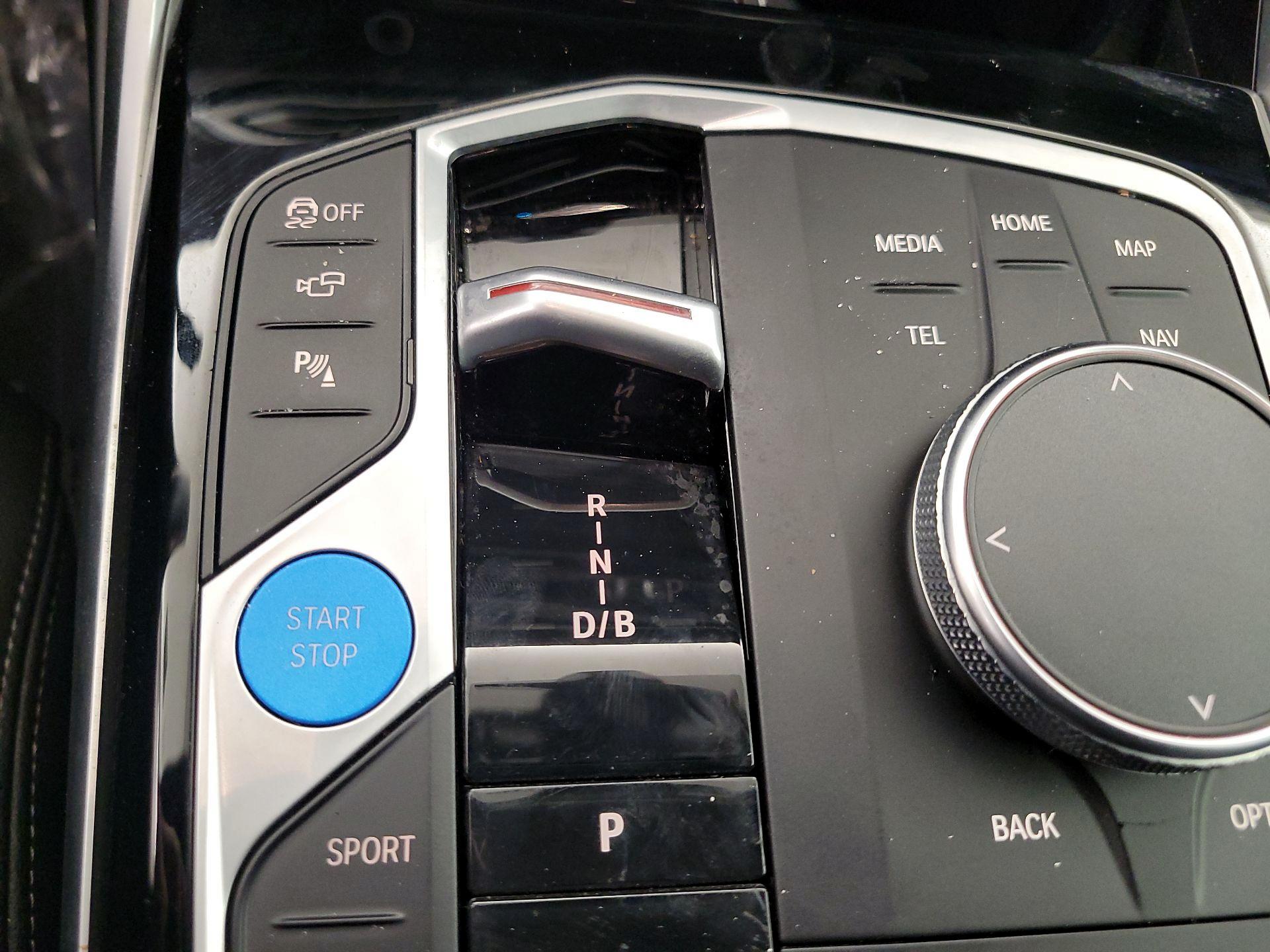 Thumbnail: 2024 BMW i4 - 18