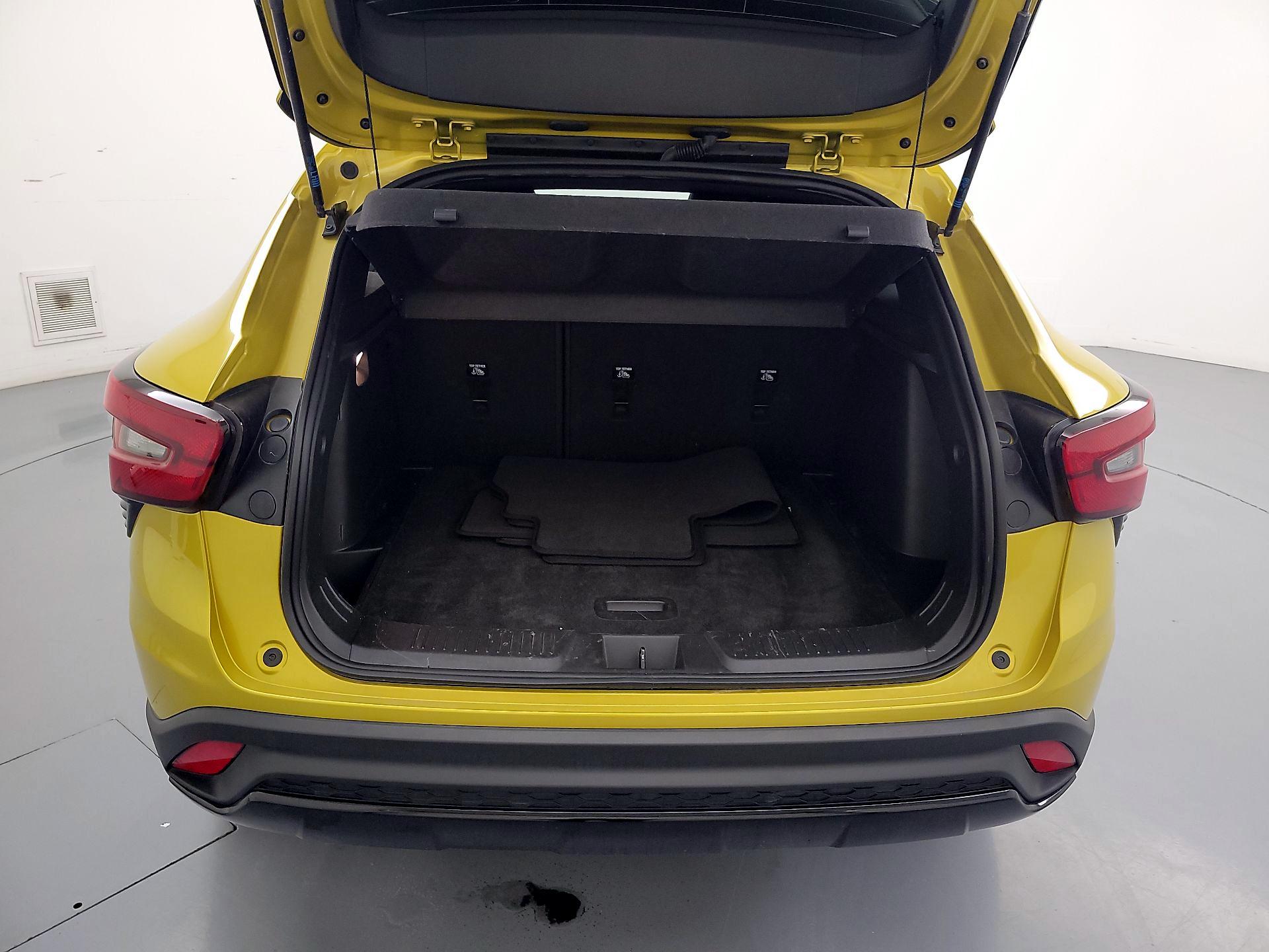 Thumbnail: 2024 Chevrolet Trax - 19