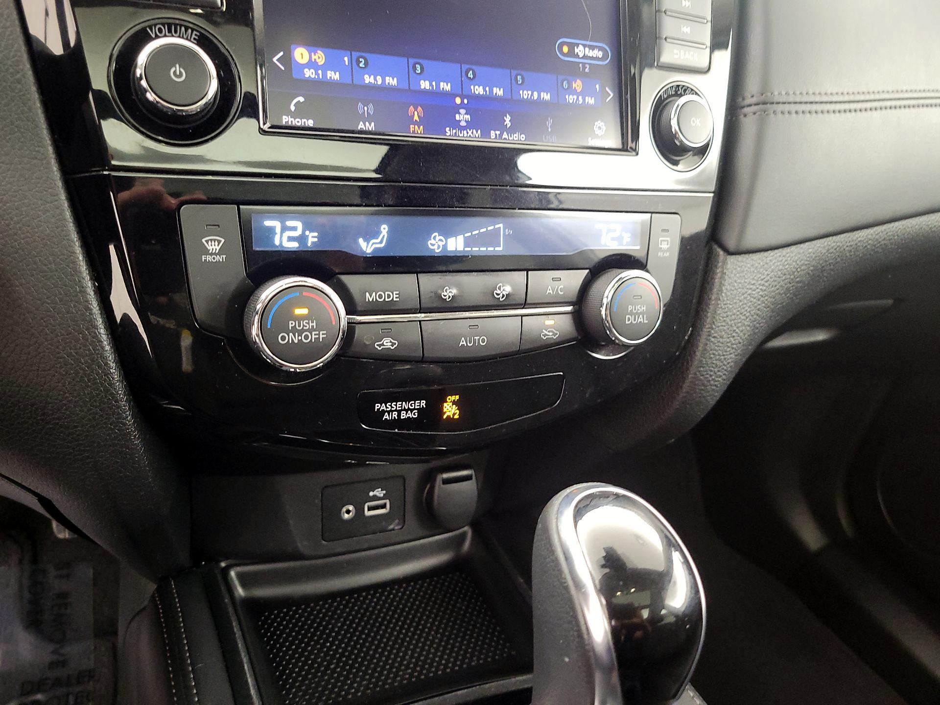 Thumbnail: 2019 Nissan Rogue - 17