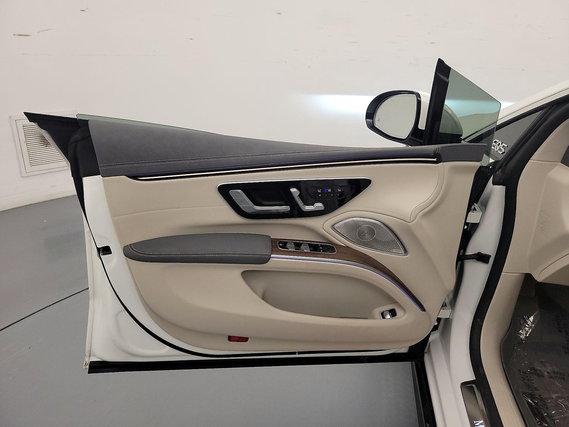 Thumbnail: 2022 Mercedes-Benz EQS - 12