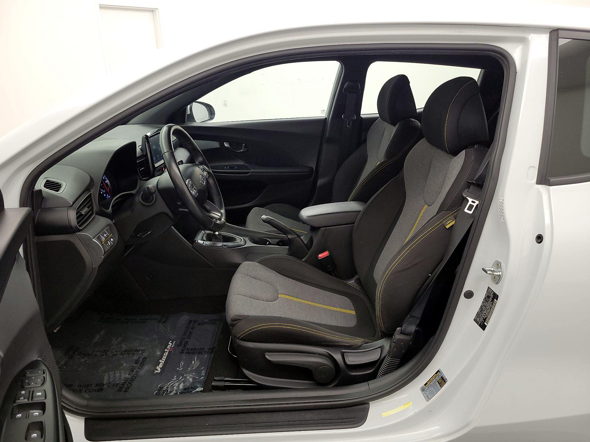 Thumbnail: 2020 Hyundai Veloster - 11