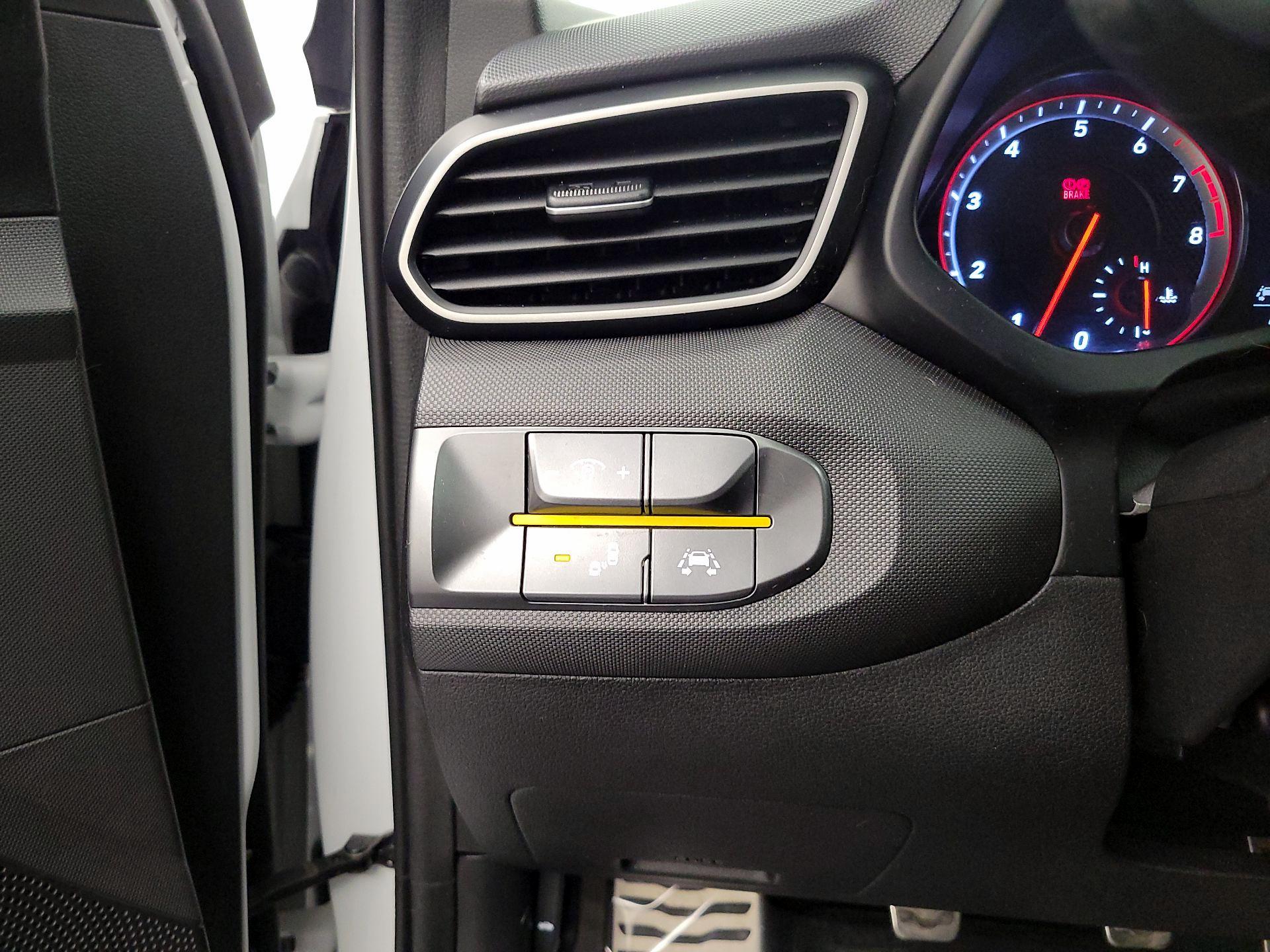 Thumbnail: 2020 Hyundai Veloster - 13