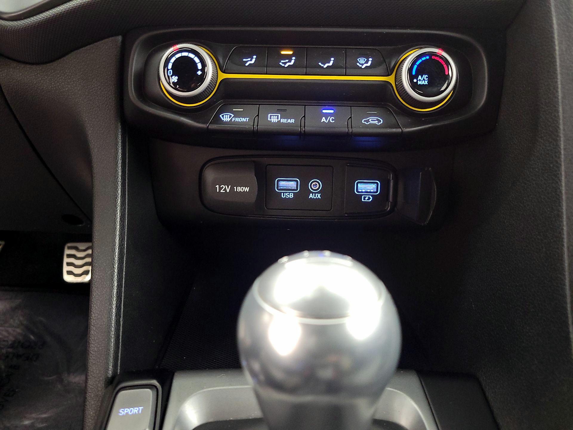 Thumbnail: 2020 Hyundai Veloster - 18