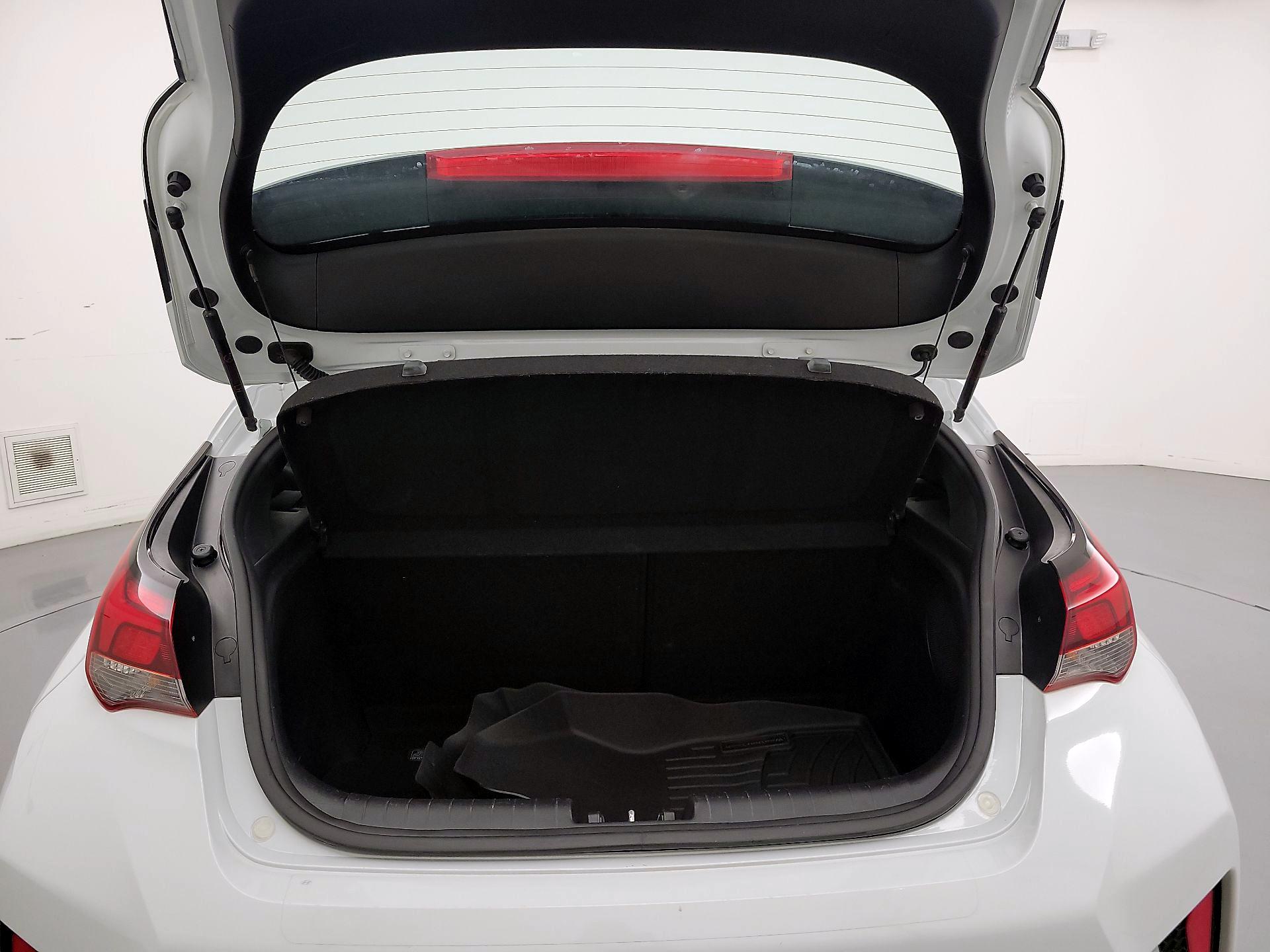 Thumbnail: 2020 Hyundai Veloster - 20