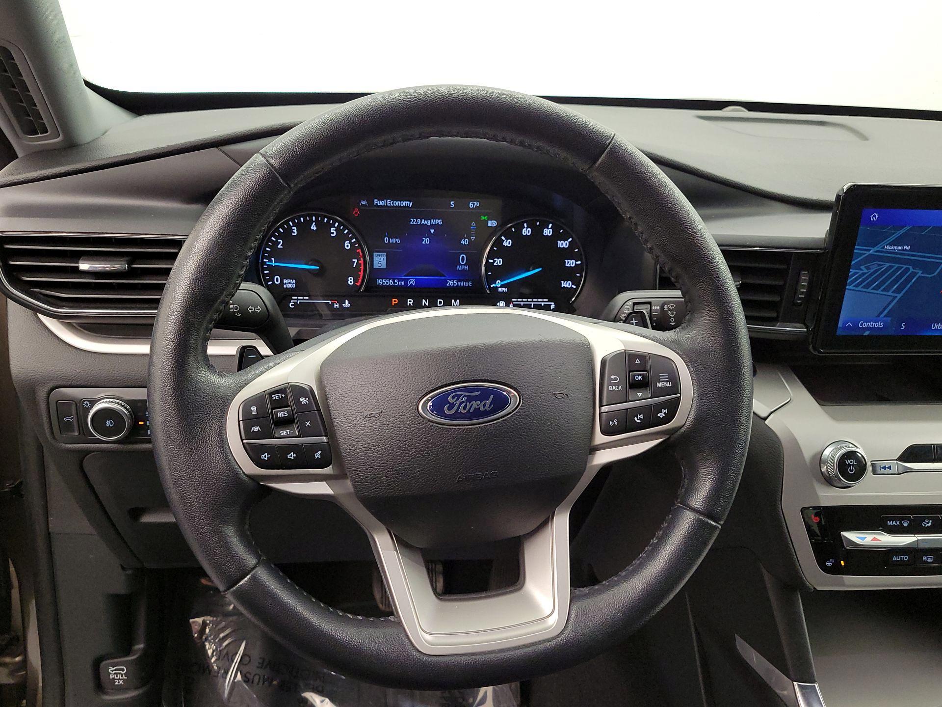 Thumbnail: 2021 Ford Explorer - 10