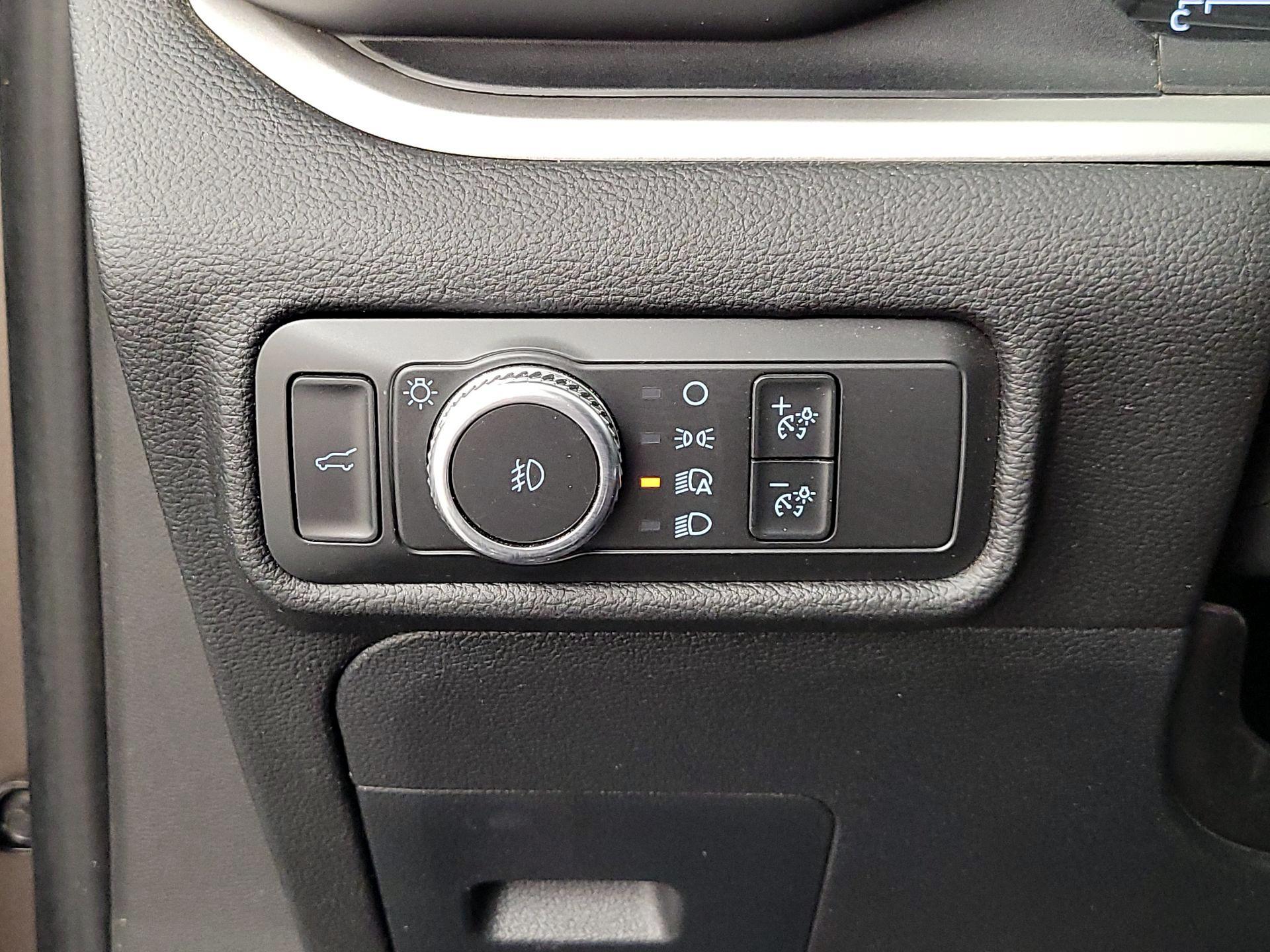 Thumbnail: 2021 Ford Explorer - 13