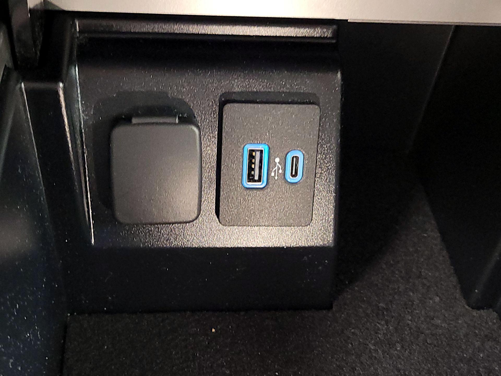 Thumbnail: 2021 Ford Explorer - 19