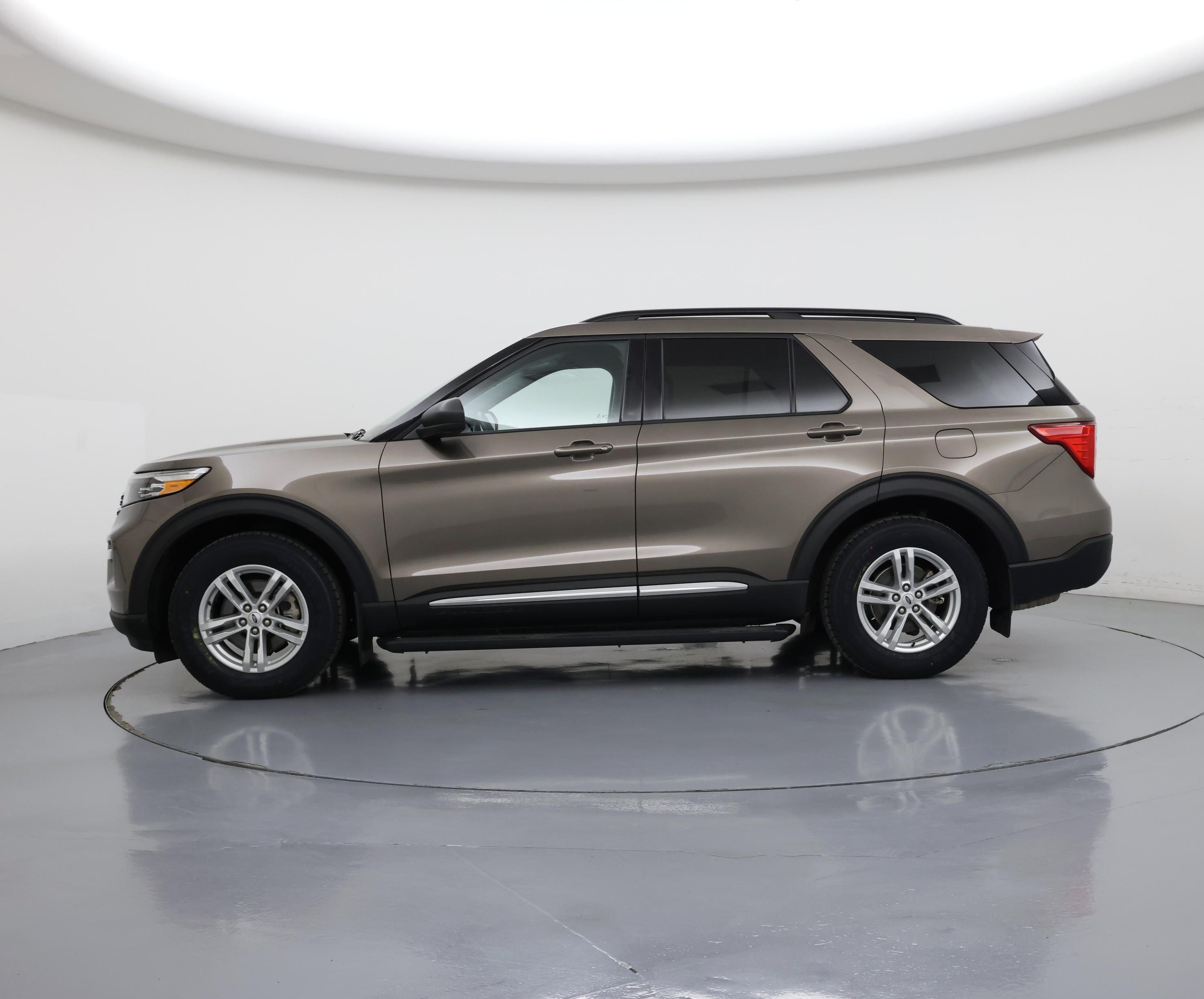 Thumbnail: 2021 Ford Explorer - 3