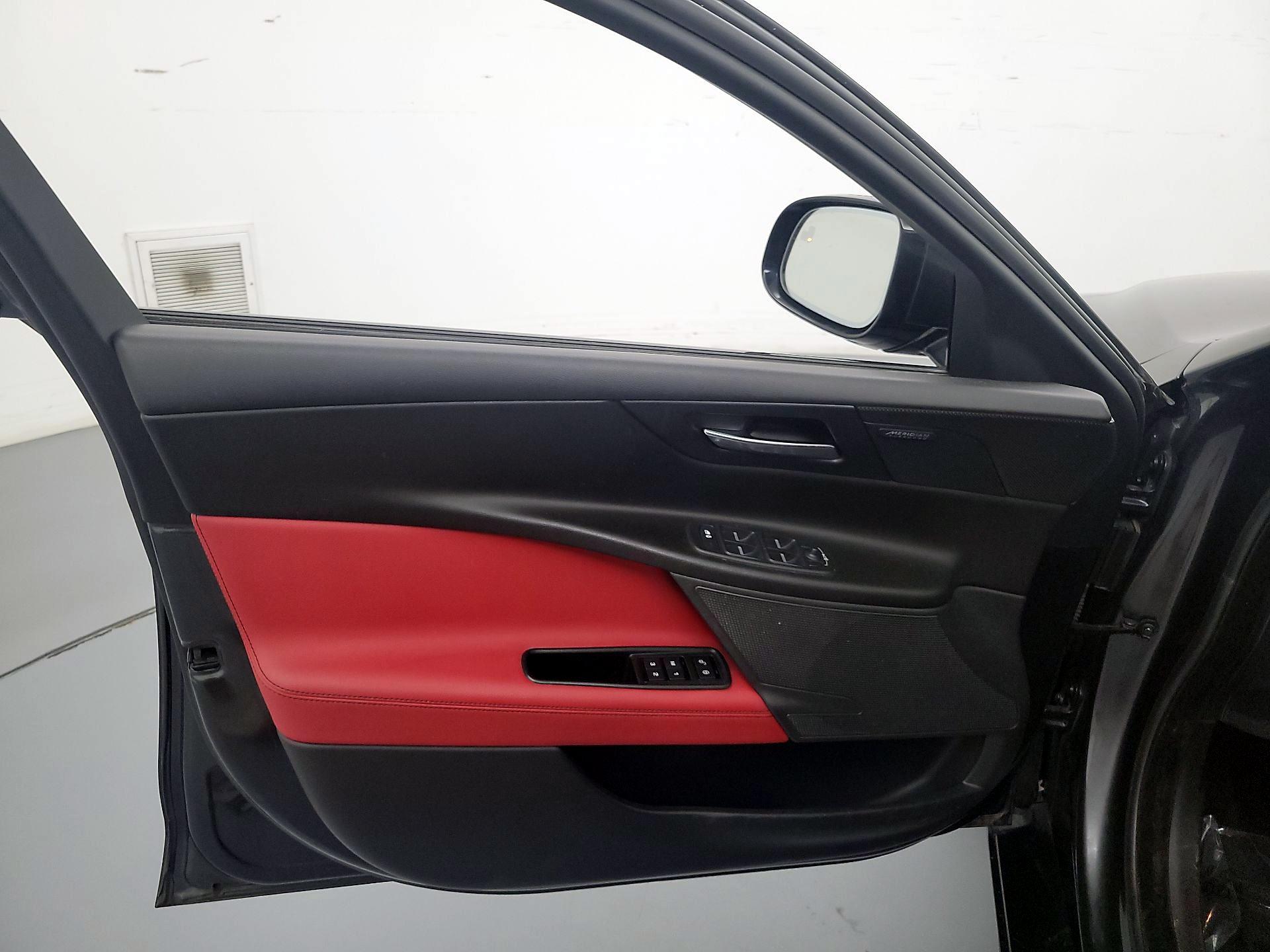 Thumbnail: 2017 Jaguar XE - 12