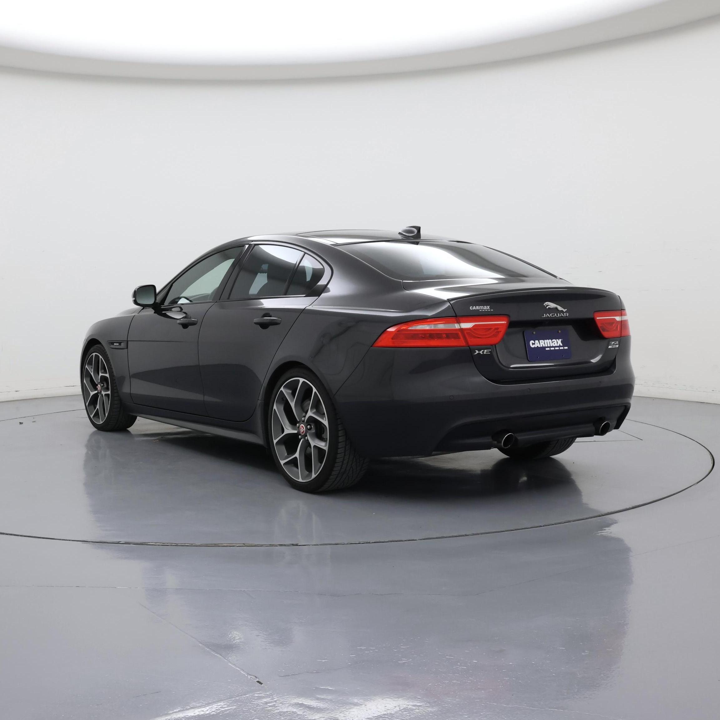 Thumbnail: 2017 Jaguar XE - 2