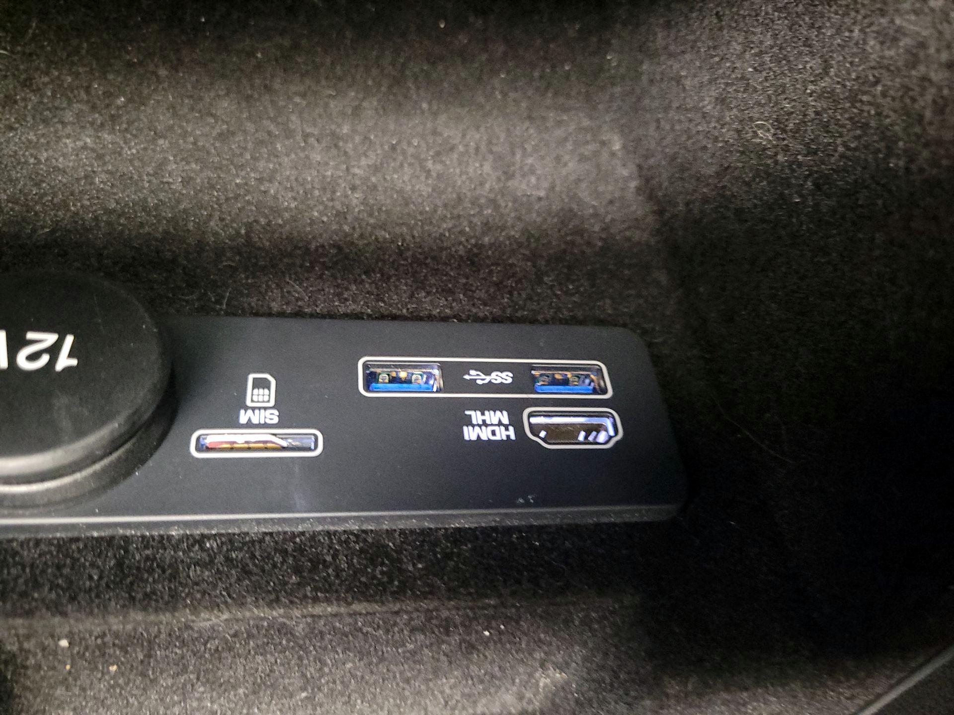 Thumbnail: 2017 Jaguar XE - 19