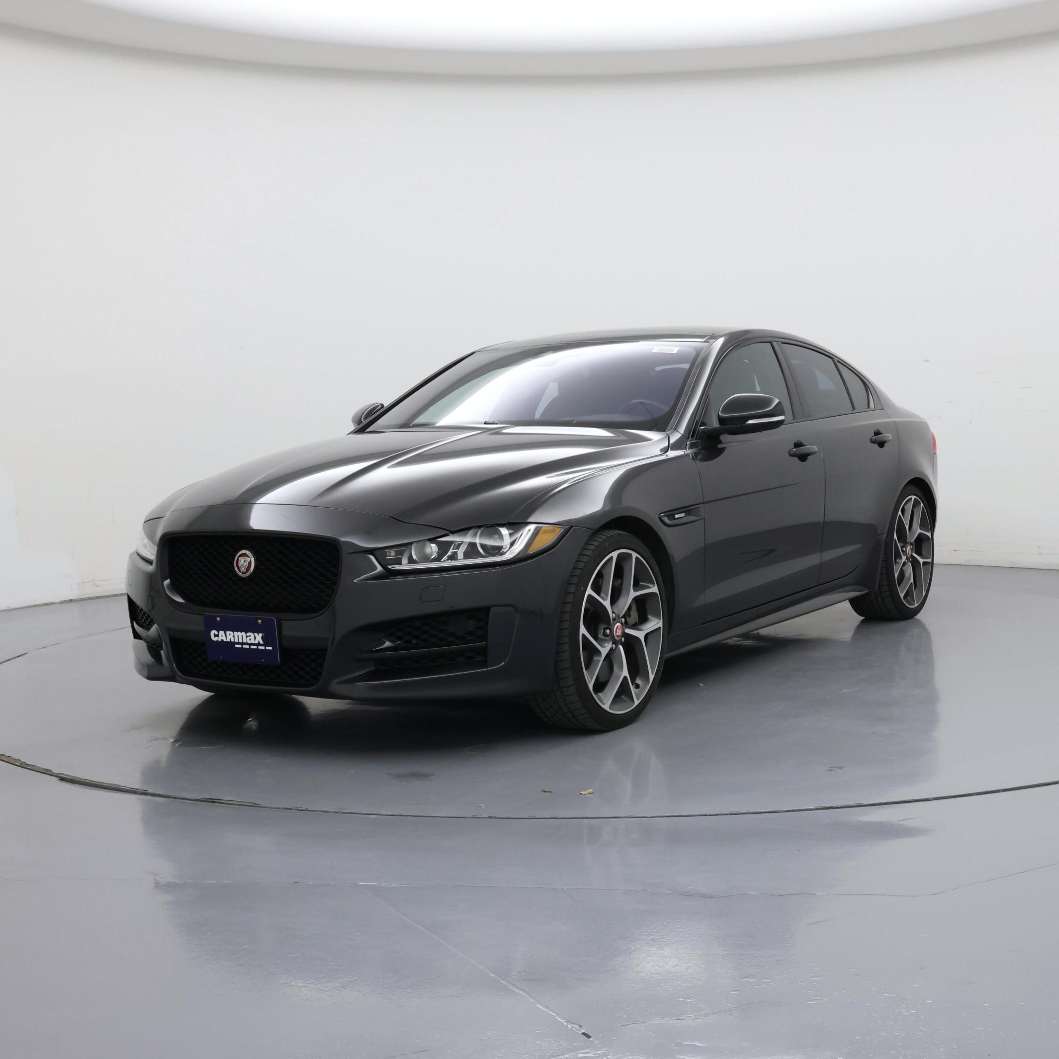 Thumbnail: 2017 Jaguar XE - 4