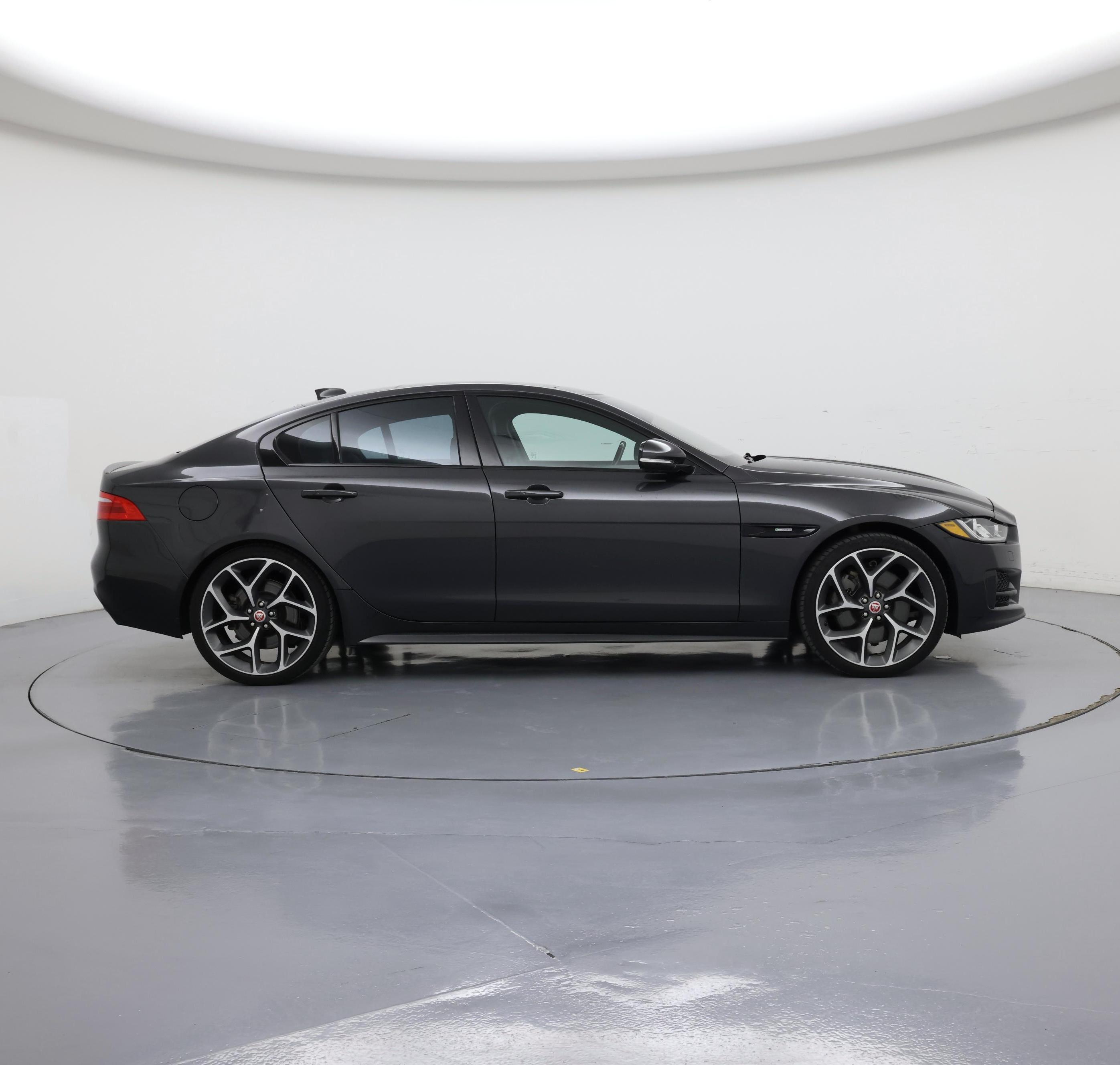 Thumbnail: 2017 Jaguar XE - 7