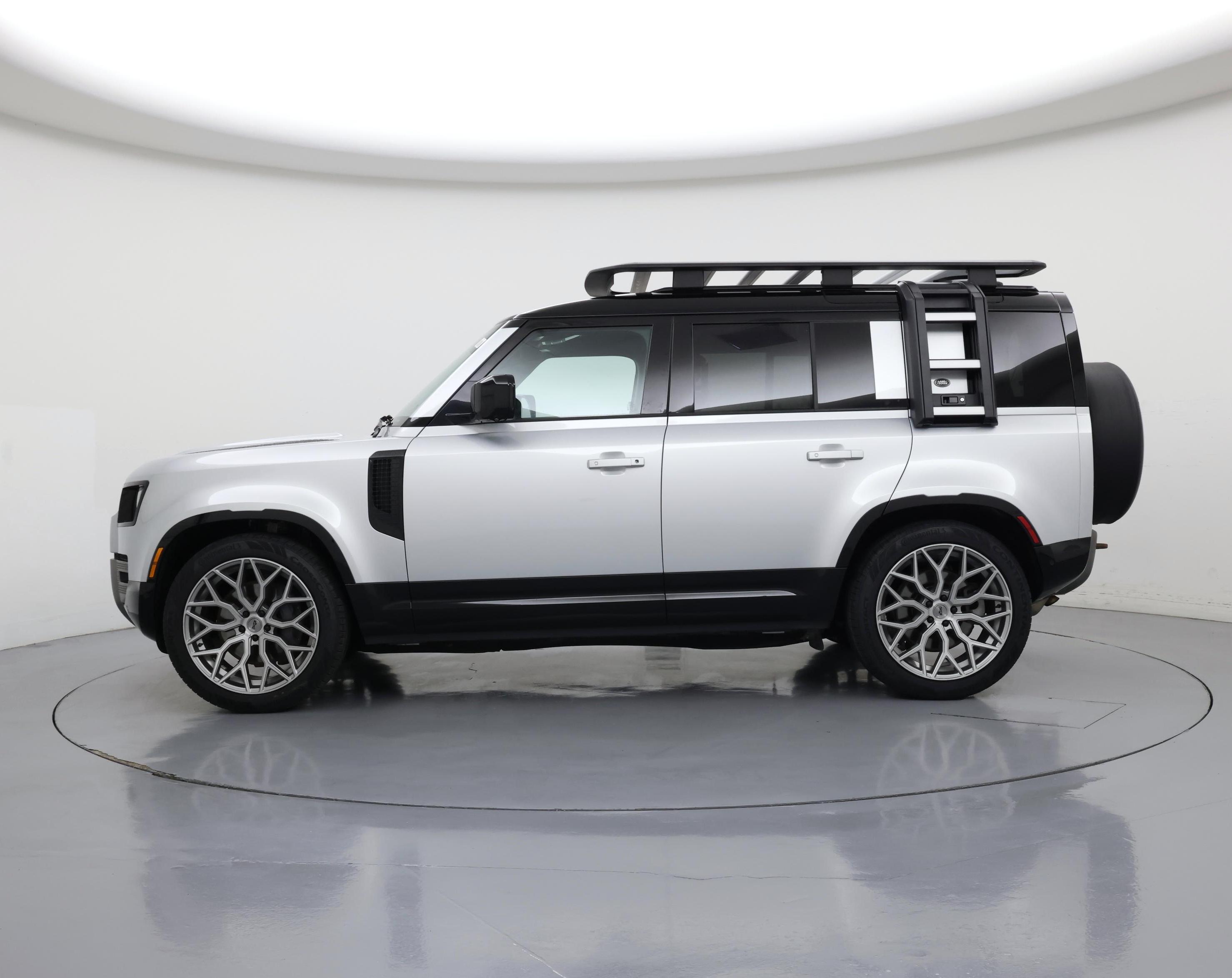 Thumbnail: 2023 Land Rover Defender - 3