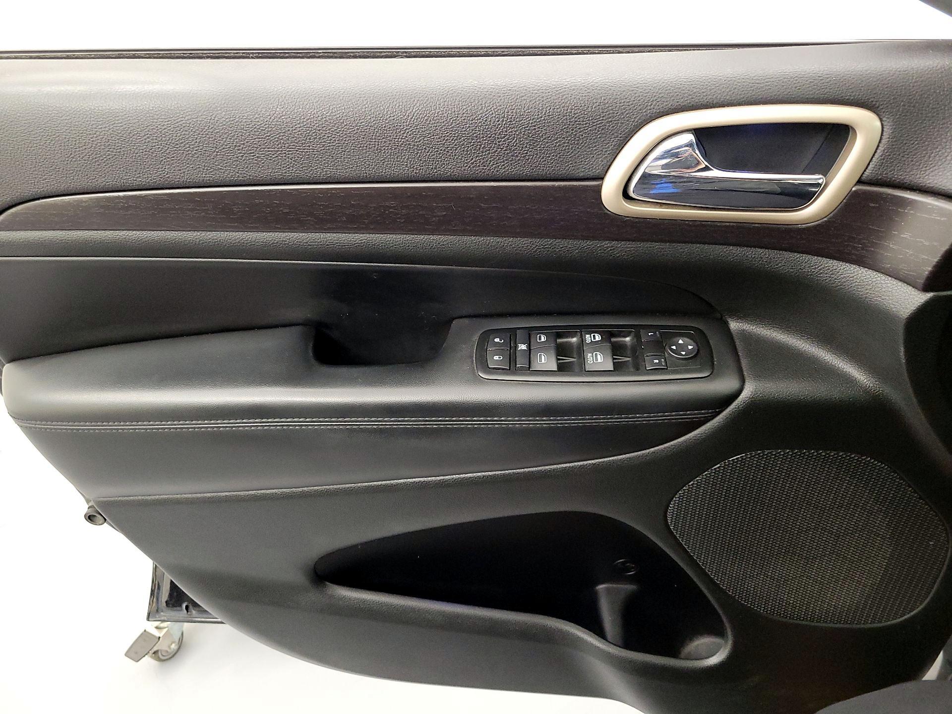 Thumbnail: 2014 Jeep Grand Cherokee - 12