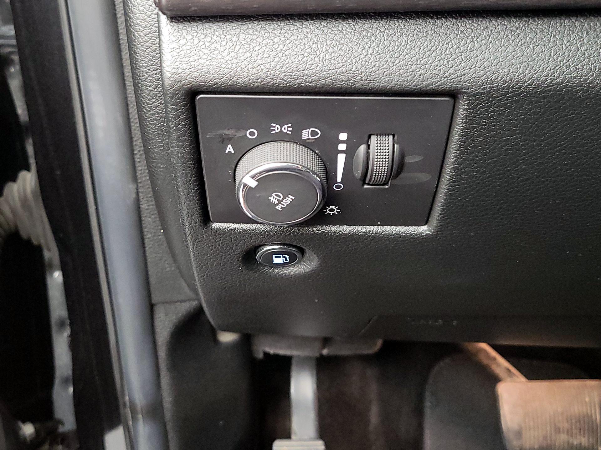 Thumbnail: 2014 Jeep Grand Cherokee - 13