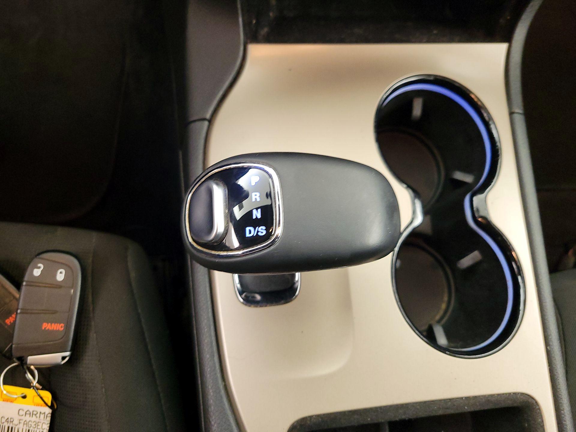 Thumbnail: 2014 Jeep Grand Cherokee - 16