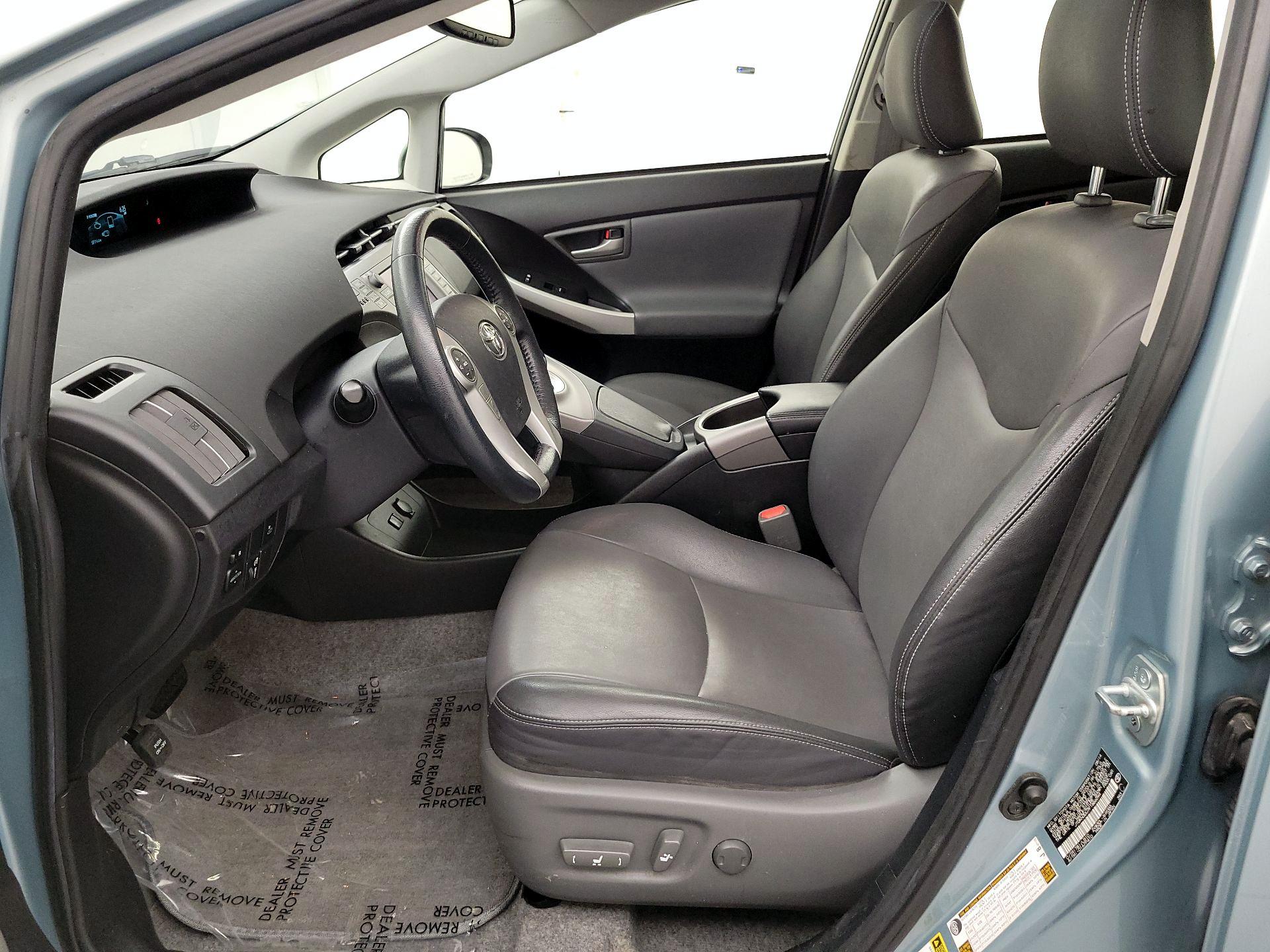 Thumbnail: 2015 Toyota Prius - 11