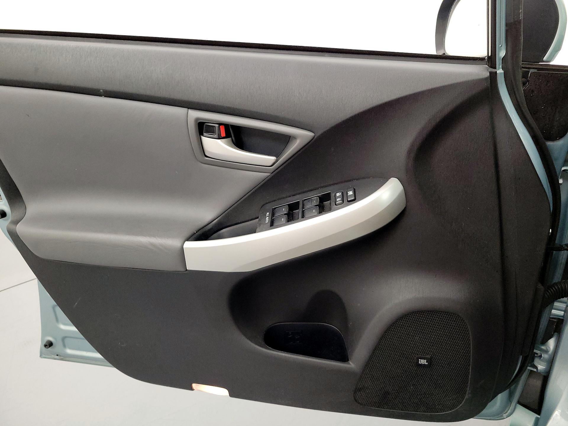 Thumbnail: 2015 Toyota Prius - 12